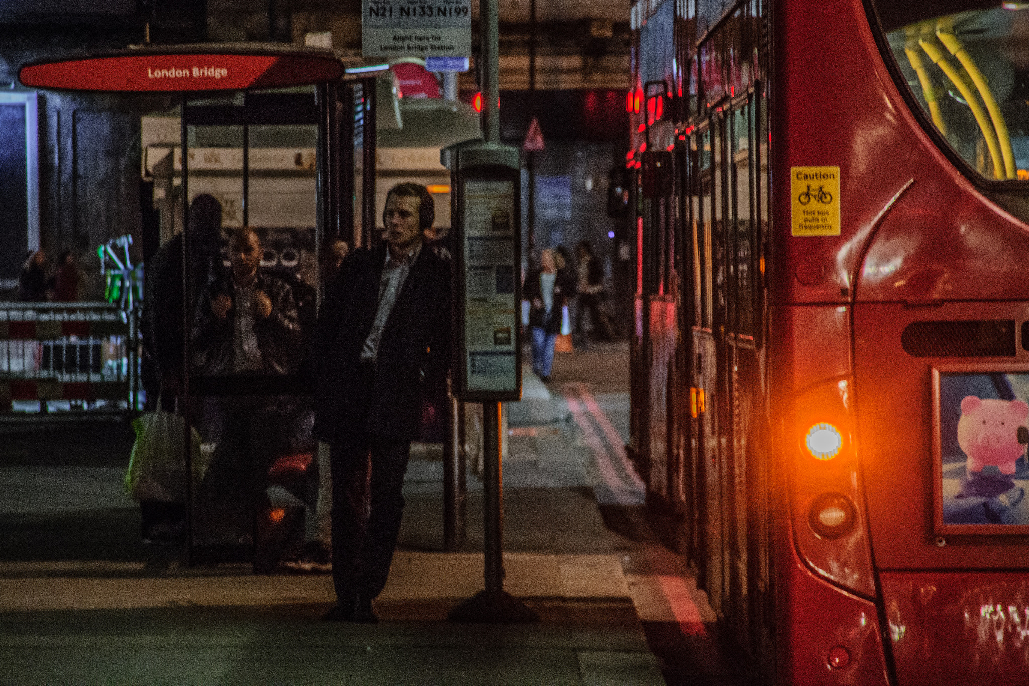 Sony SLT-A65 (SLT-A65V) sample photo. Bus stop photography