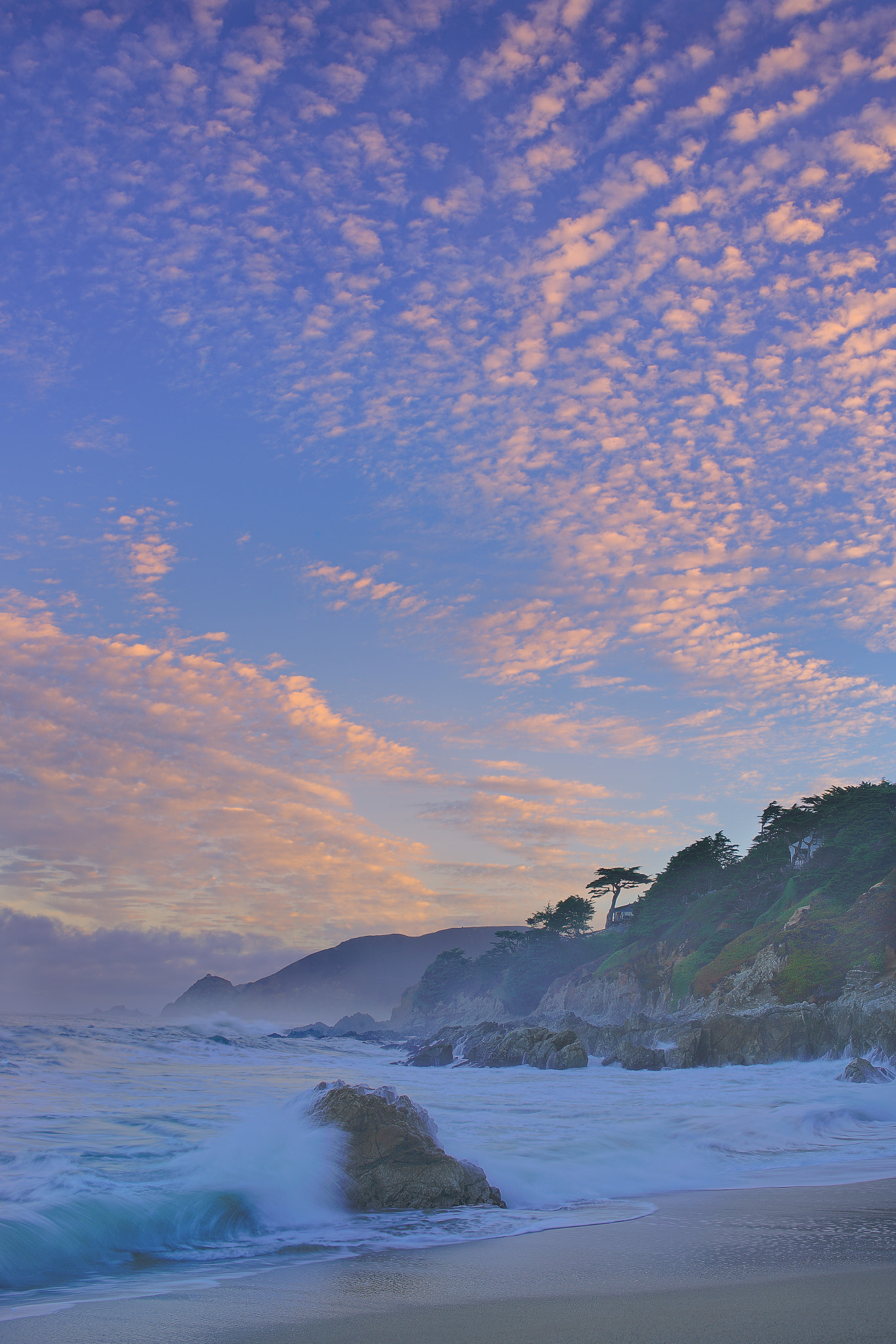 24-70mm F4 OSS sample photo. Morning sky photography