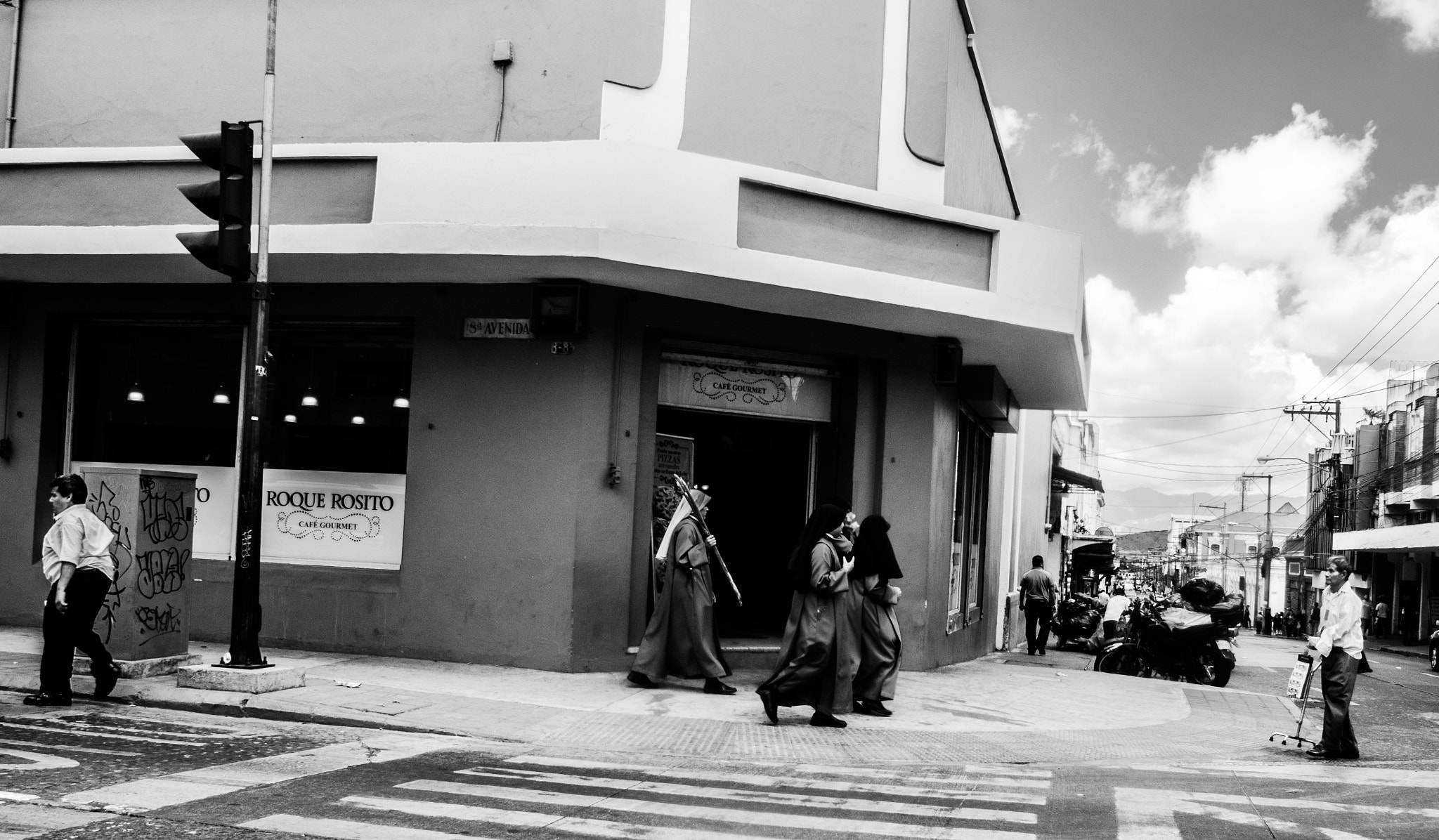 AF Nikkor 20mm f/2.8 sample photo