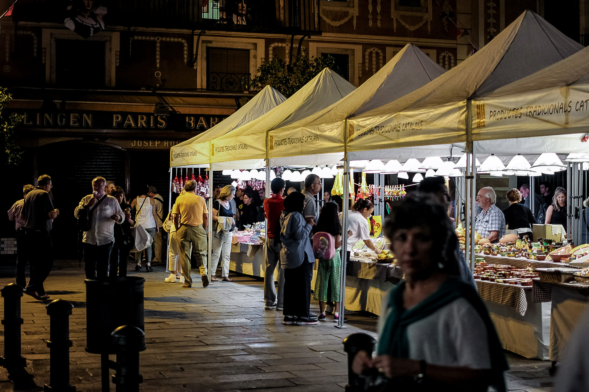 Canon EOS 650D (EOS Rebel T4i / EOS Kiss X6i) sample photo. Market photography