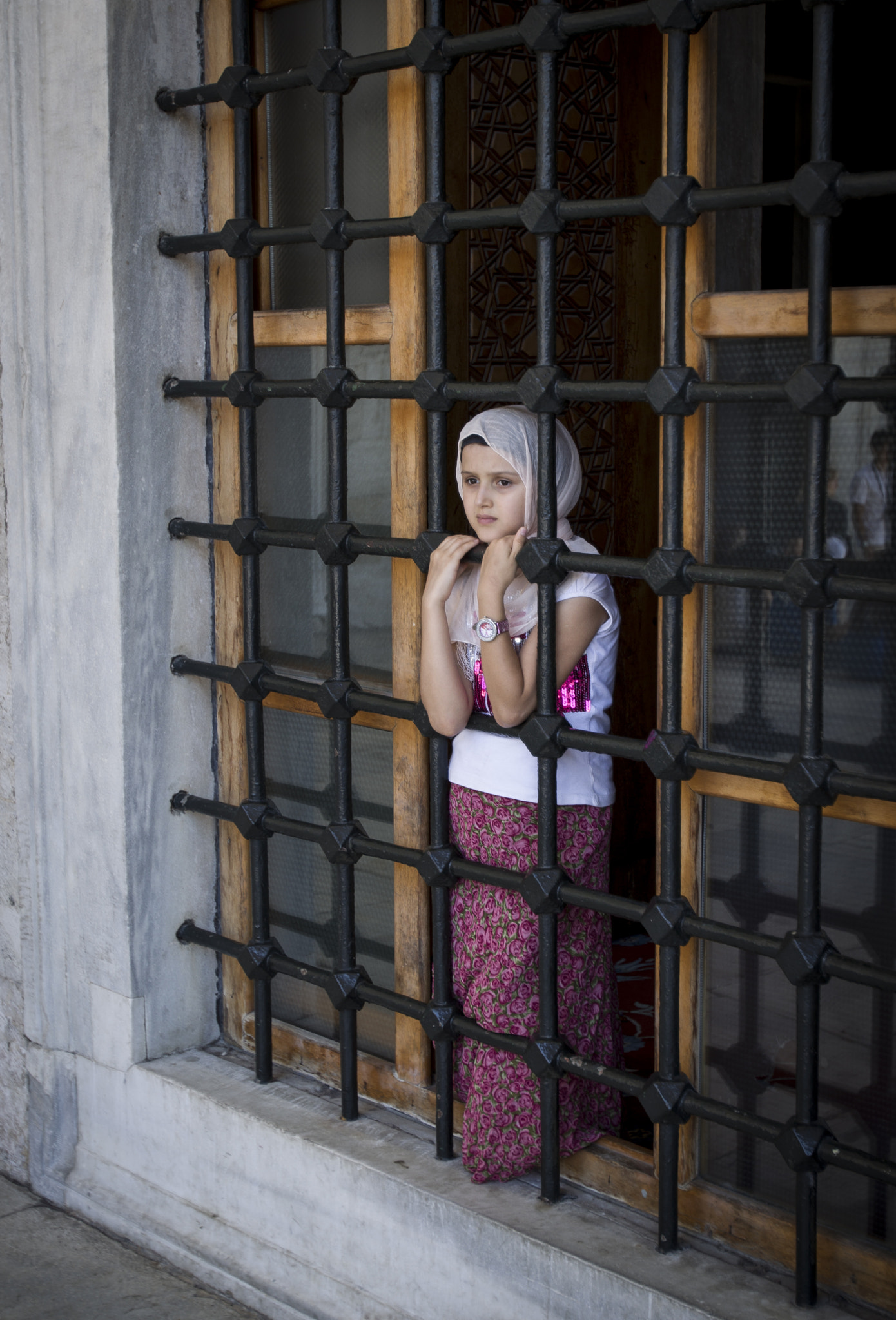 Canon EF 16-35mm F2.8L USM sample photo. The girl with the wistful eyes photography