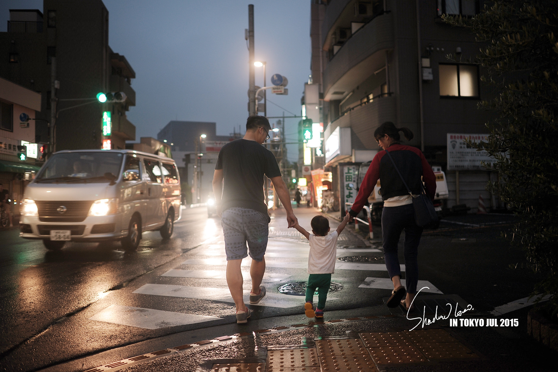 Nikon D700 + Nikon AF-S Nikkor 28mm F1.8G sample photo. My best  friends living in tokyo. photography