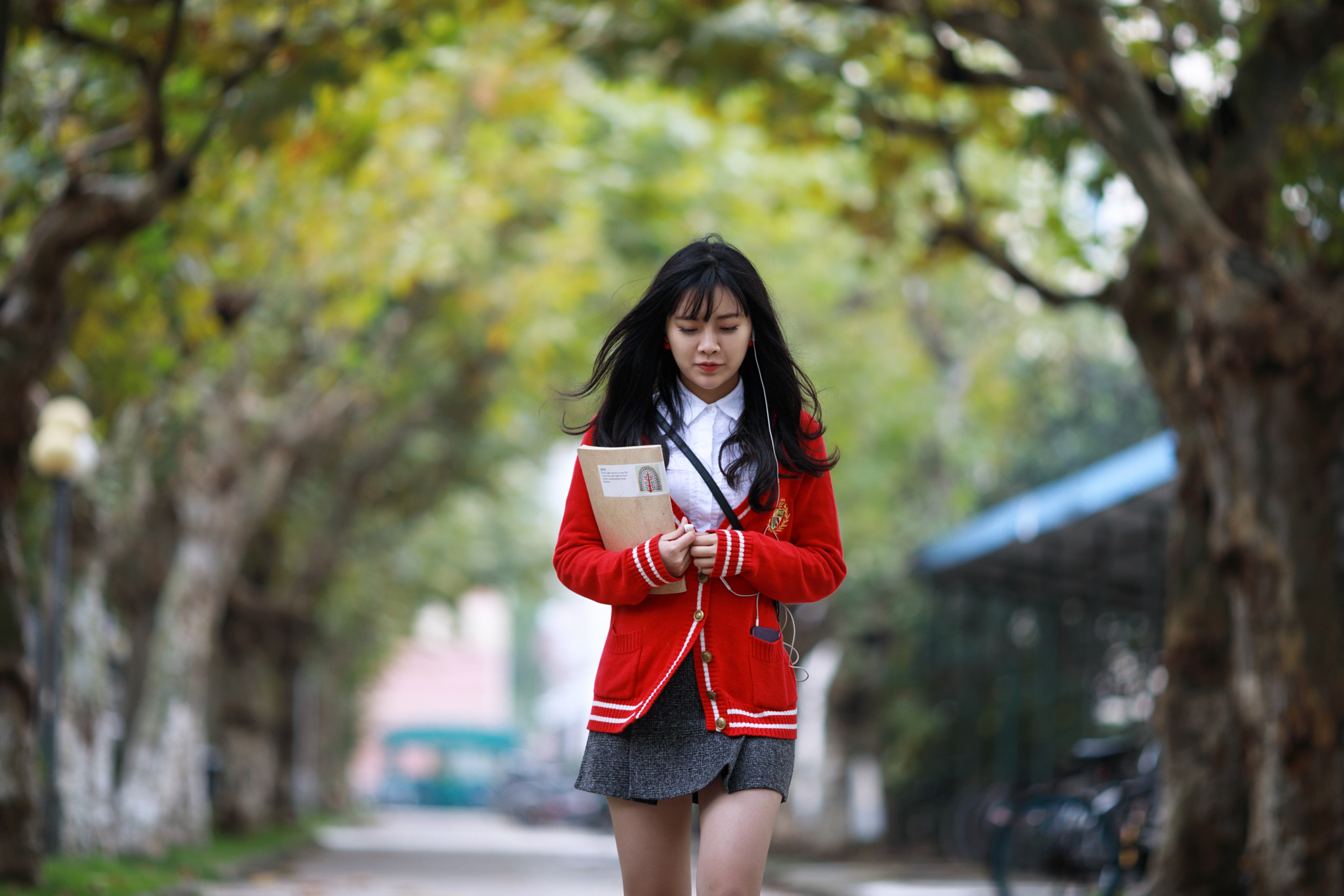 Canon EOS 5D Mark IV + Canon EF 135mm F2L USM sample photo. Coming photography