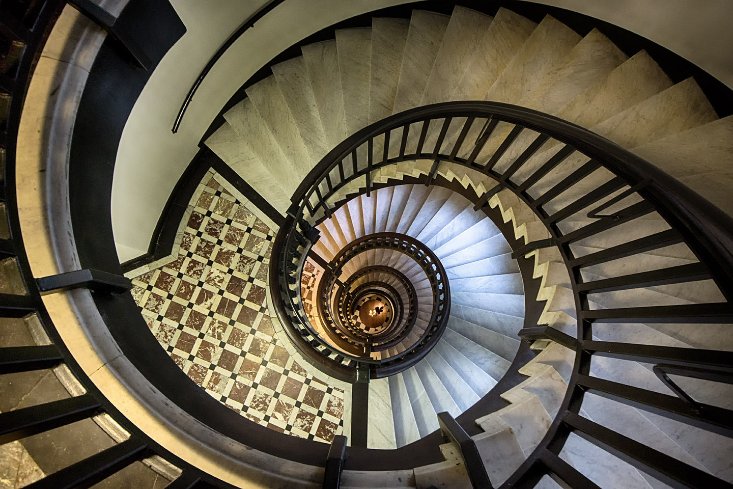 Minolta AF 28-80mm F3.5-5.6 II sample photo. Spiral staircase photography