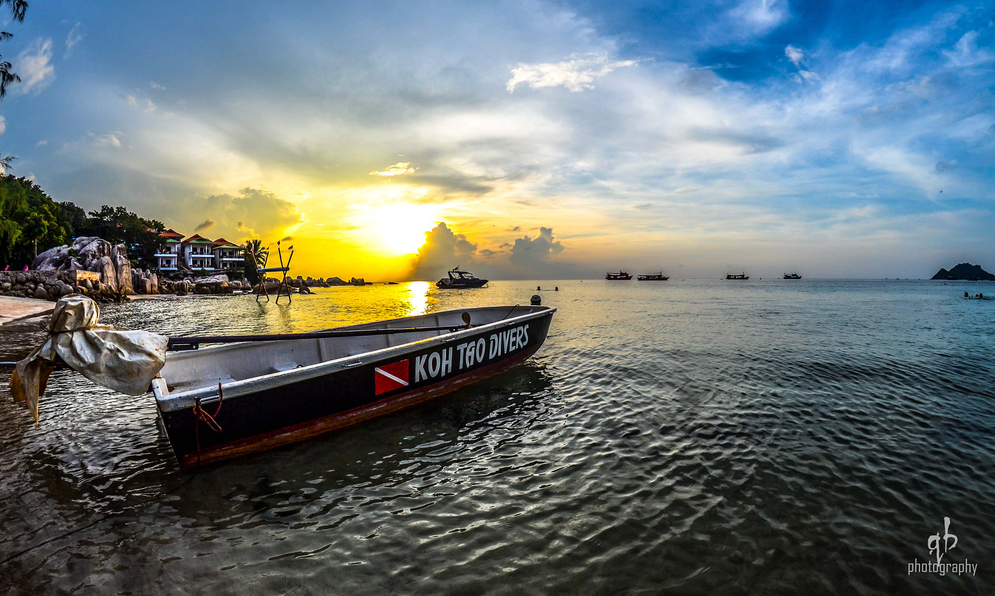 Samyang 8mm F3.5 Aspherical IF MC Fisheye sample photo. Koh tao beach photography