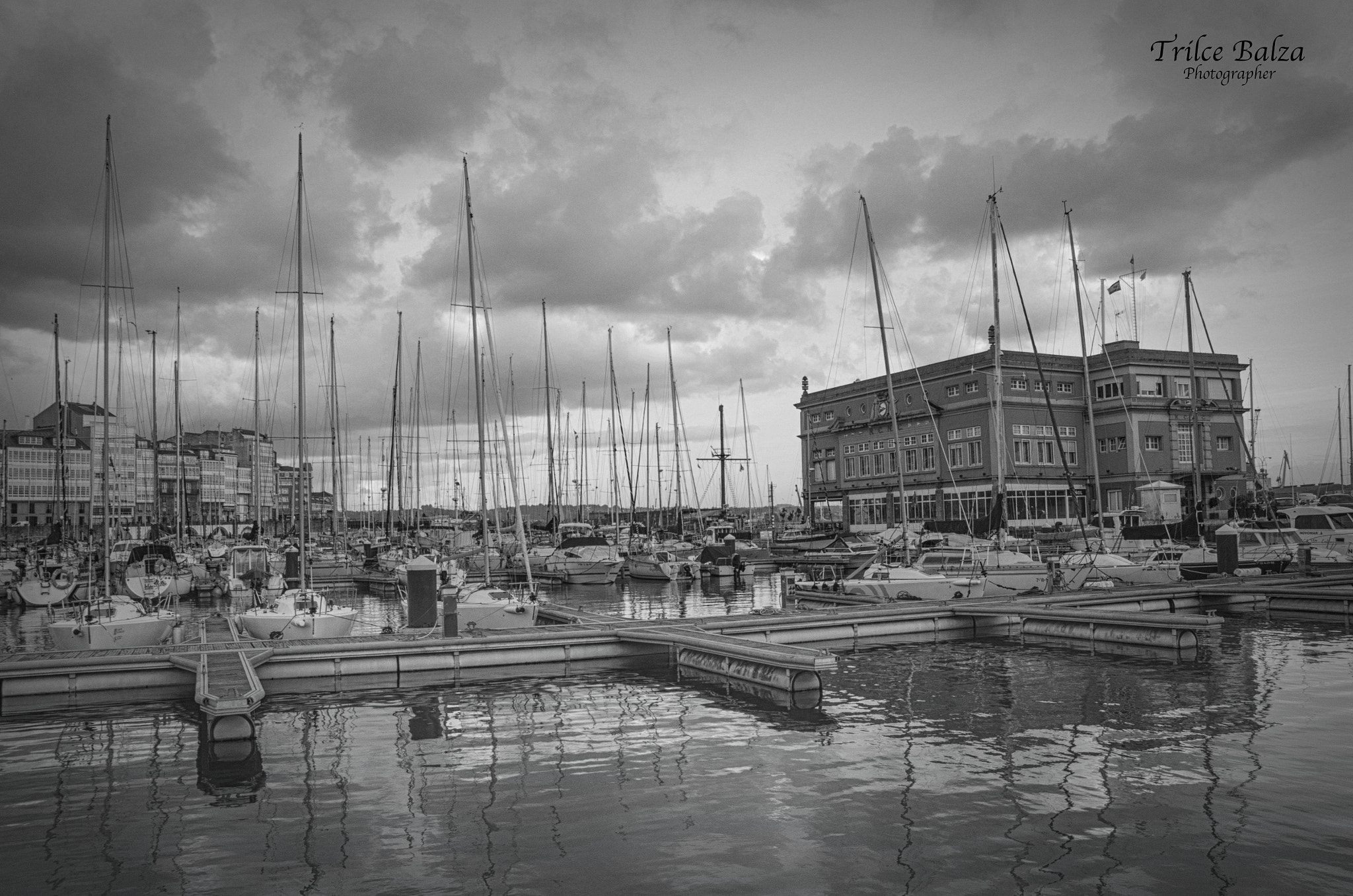 Nikon D7000 + Sigma 18-200mm F3.5-6.3 DC sample photo. Puerto de la coruña -galicia, españa photography