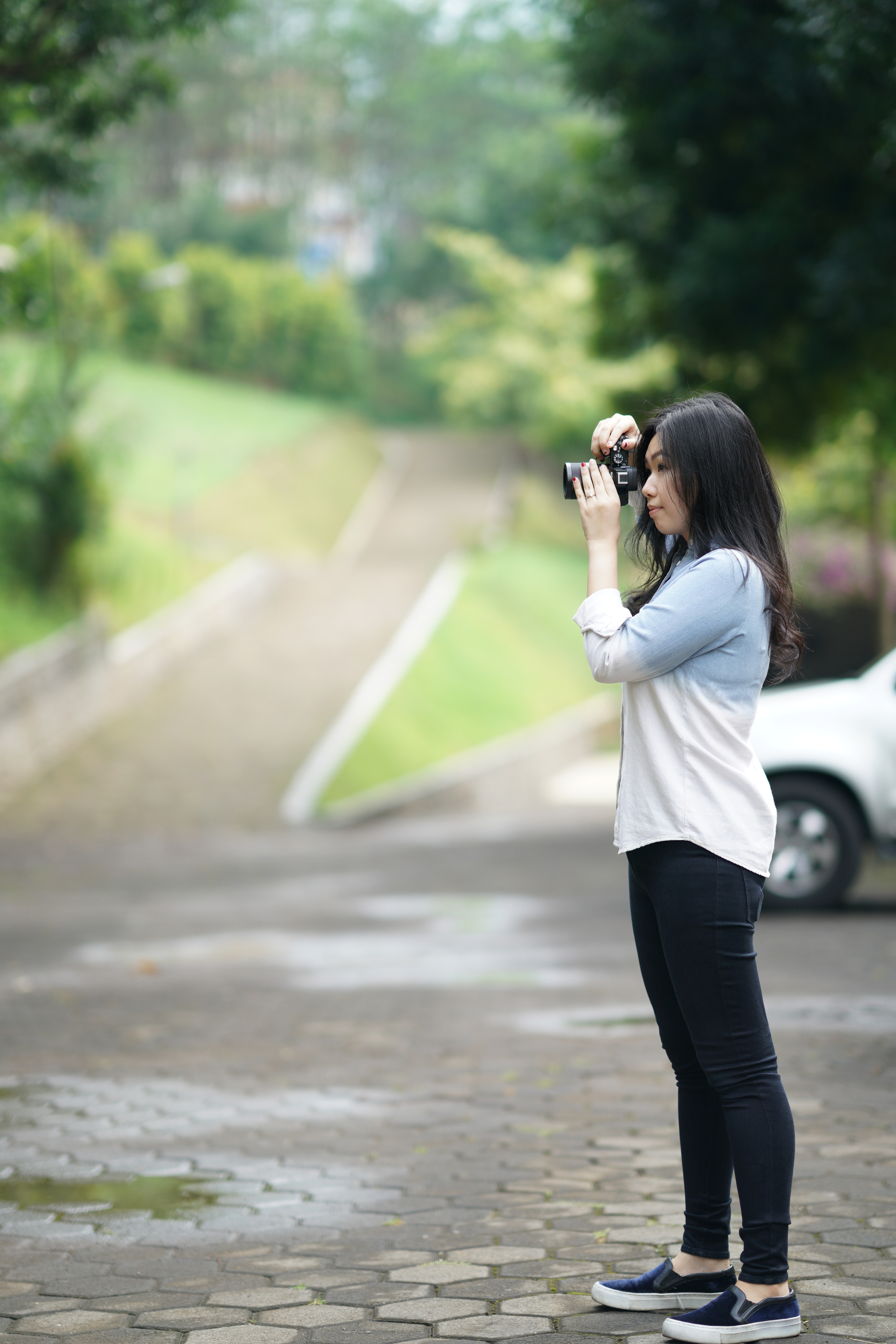 Sony FE 85mm F1.4 GM sample photo. My fiancè with my a7s + 55mm f/1.8 captured by me using my a7rii + 85mm f/1.4 gmaster. photography