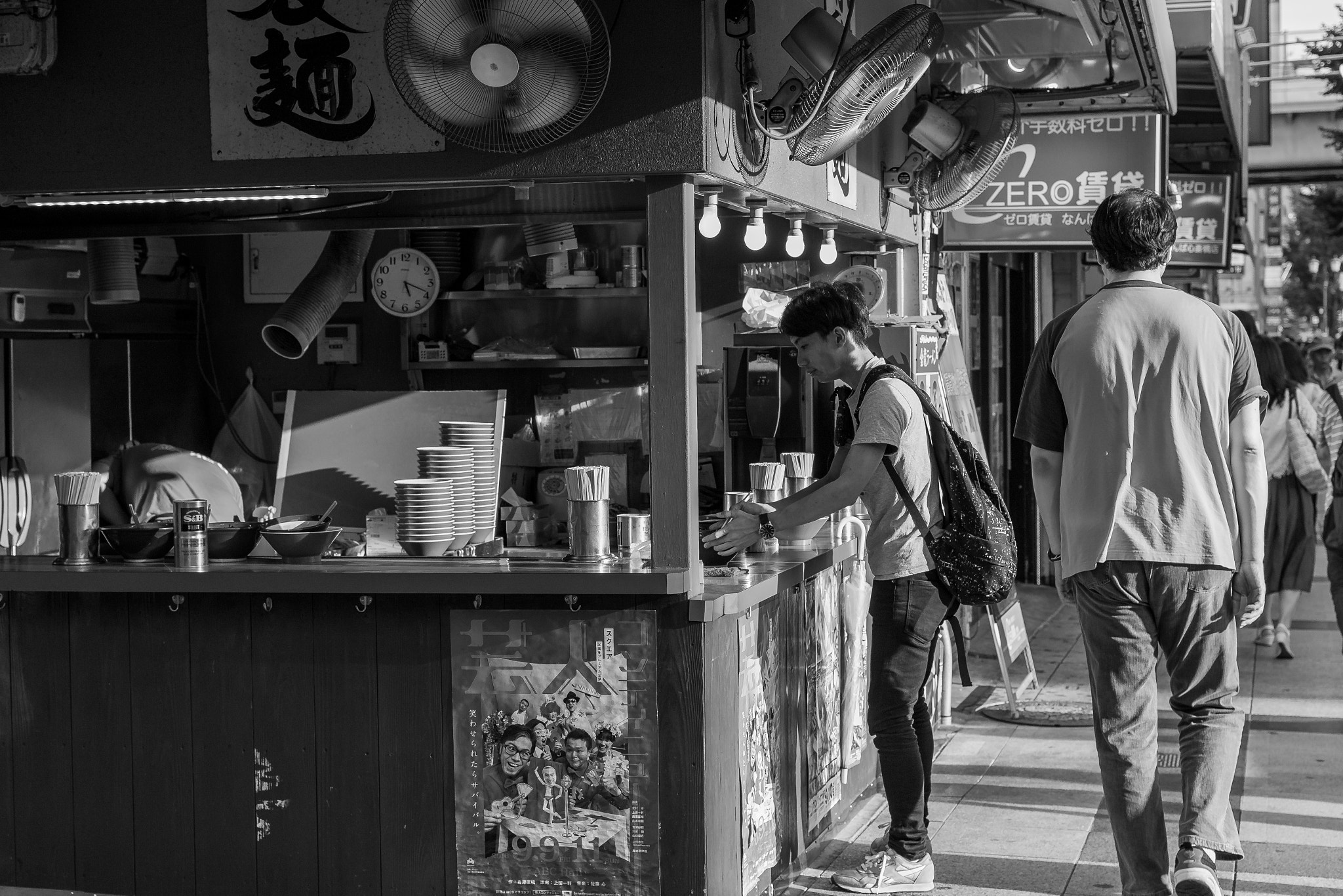 Canon EOS 1200D (EOS Rebel T5 / EOS Kiss X70 / EOS Hi) + Canon EF 40mm F2.8 STM sample photo. Roadside stall photography