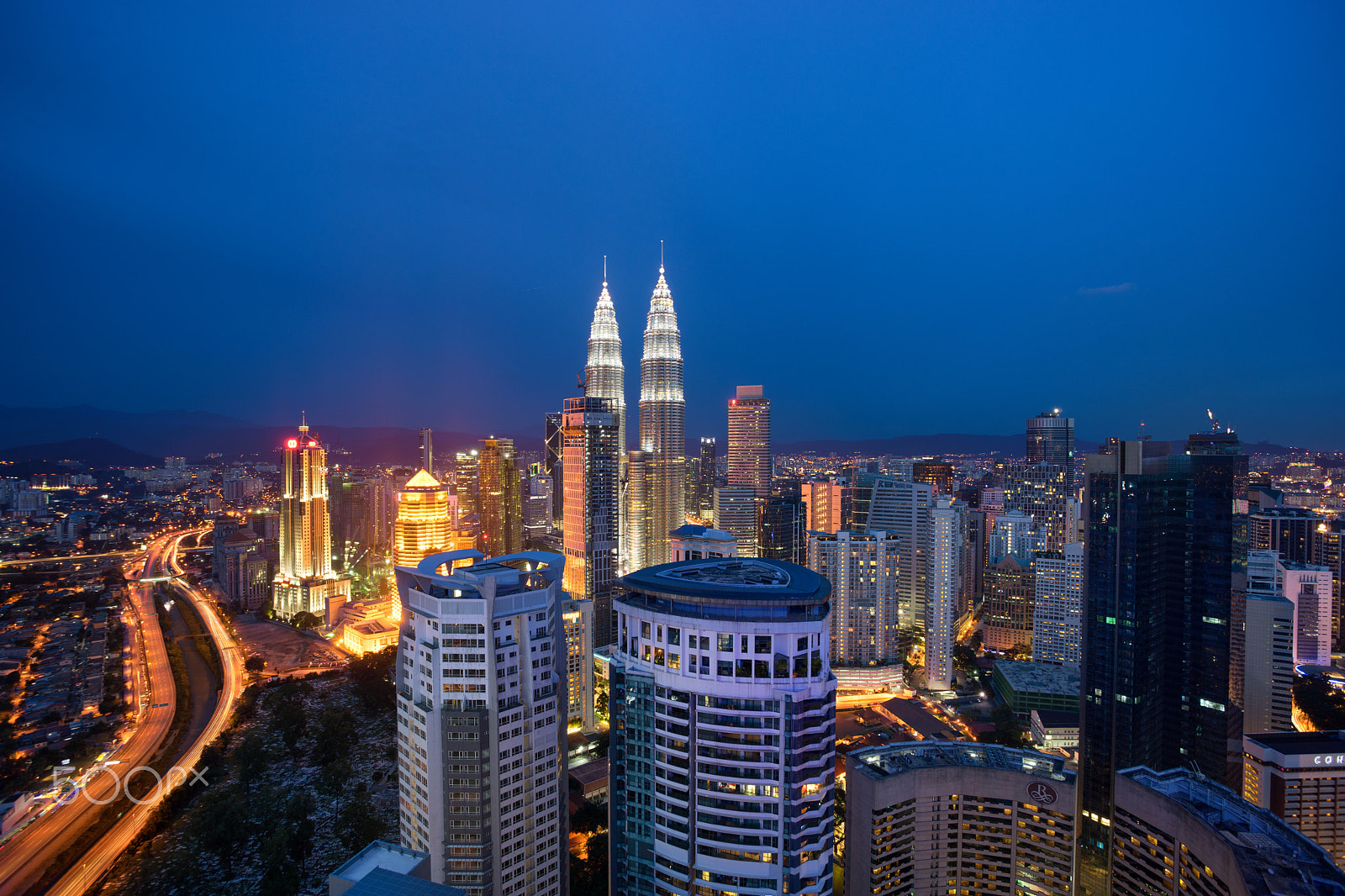 Sony a7 + 17-40mm F4 sample photo. Blue hour of the kuala lumpur city photography