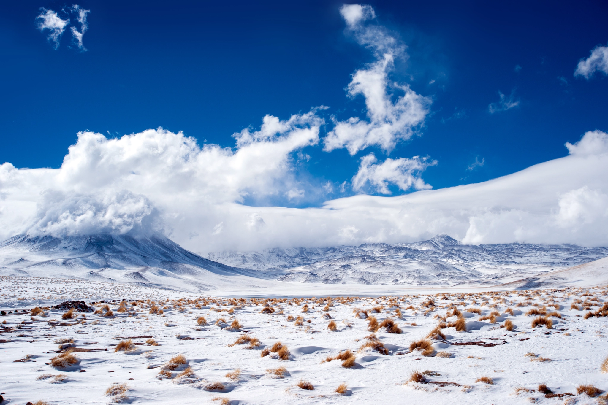 Sony Alpha DSLR-A900 sample photo. Clouds on laguna miscanti photography