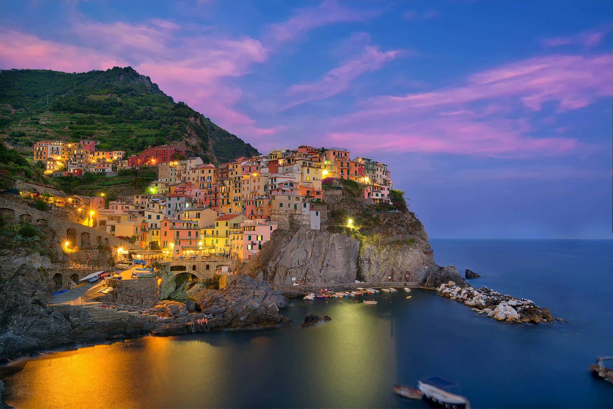 Samsung NX30 + Samsung NX 12-24mm F4-5.6 ED sample photo. Manarola photography