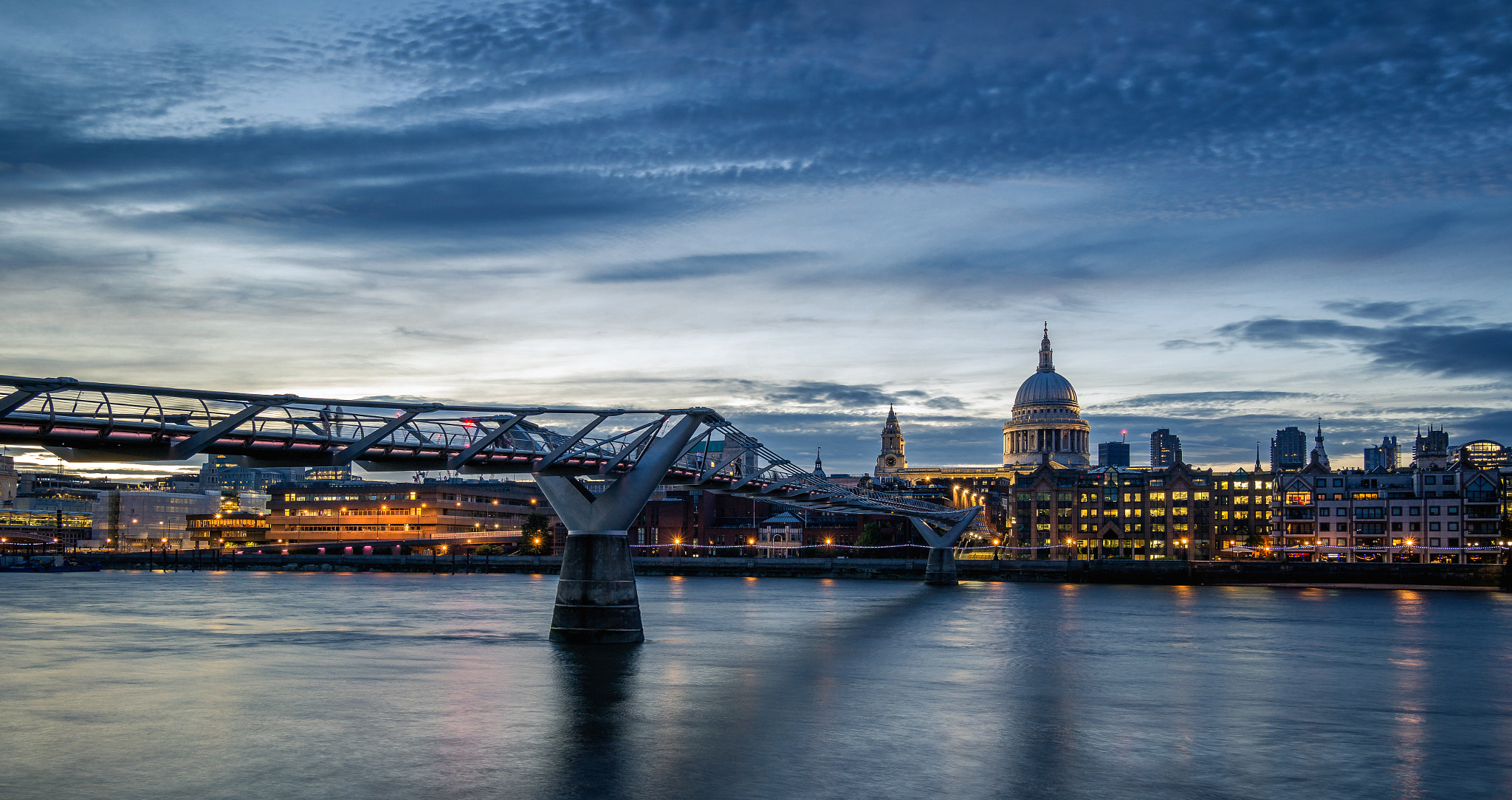 Samsung NX30 + Samsung NX 12-24mm F4-5.6 ED sample photo. London photography