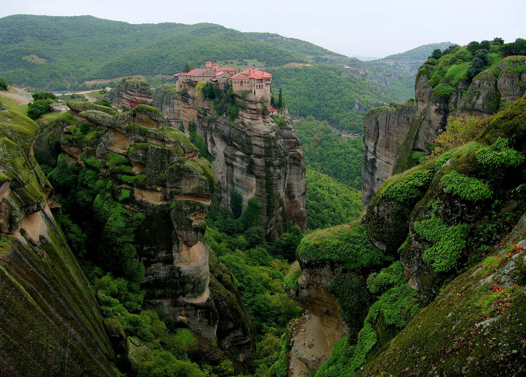 Panasonic Lumix DMC-G7 + Panasonic Lumix G Vario 14-140mm F3.5-5.6 ASPH Power O.I.S sample photo. Meteora, greece. photography