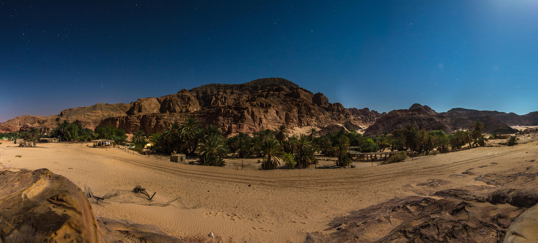 Nikon AF-S Nikkor 14-24mm F2.8G ED sample photo. The desert's paradise photography