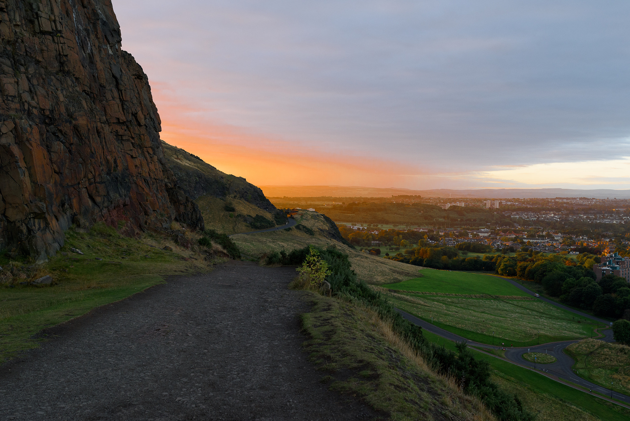 Nikon D810 + Nikon AF-S Nikkor 200-400mm F4G ED-IF VR sample photo. Sunrise over edinburgh photography