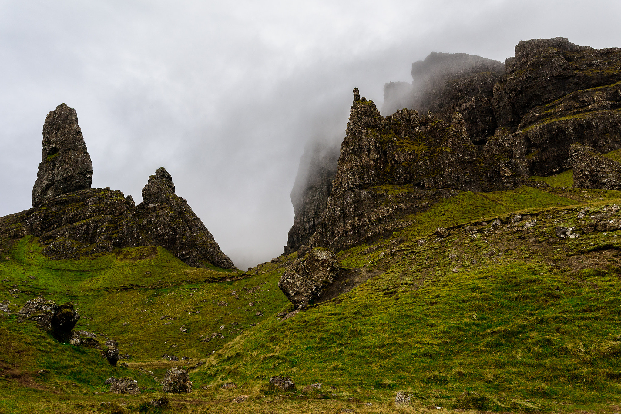 Nikon D810 + Nikon AF-S Nikkor 200-400mm F4G ED-IF VR sample photo. Old man of storr photography