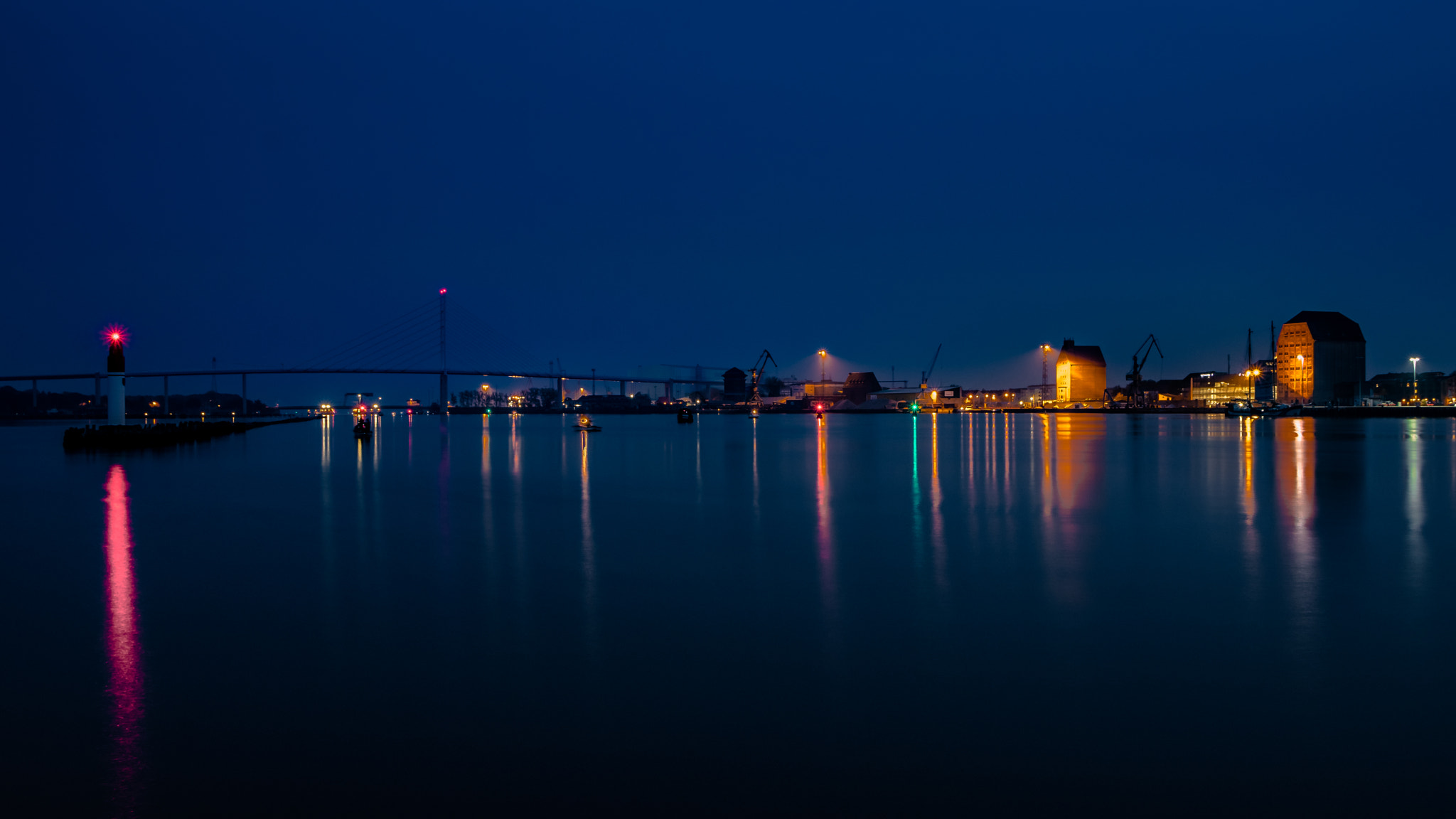 Sigma 17-70mm F2.8-4 DC Macro OS HSM sample photo. Hafen von stralsund photography