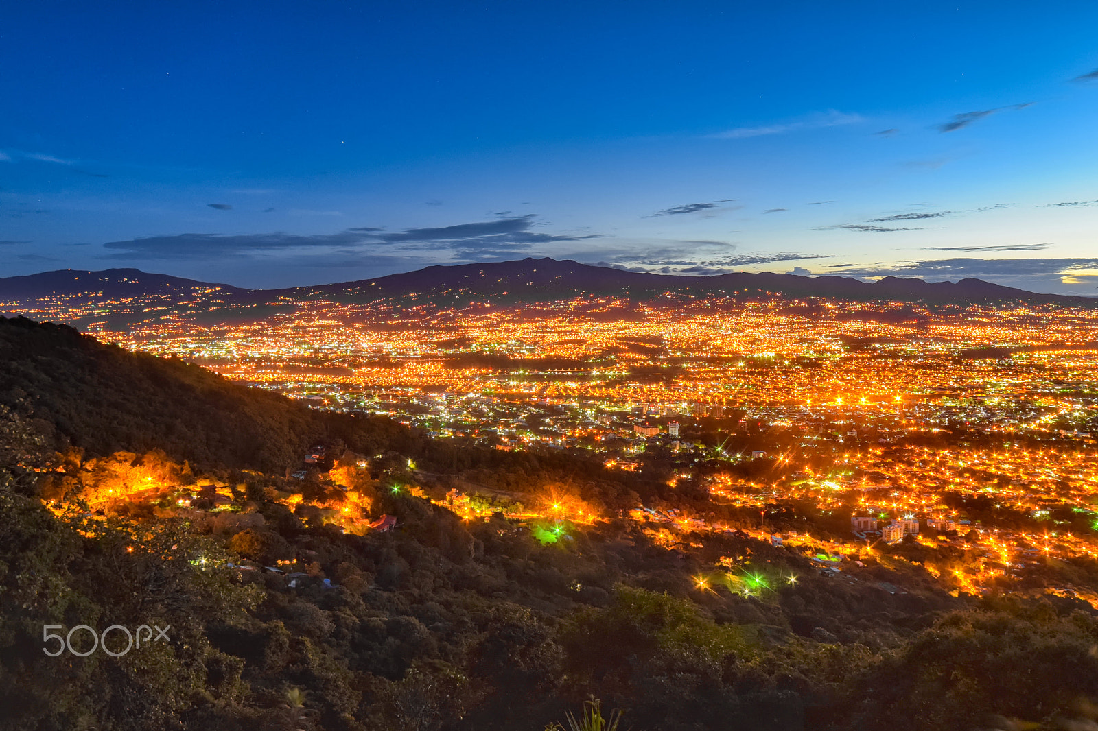 Samyang 14mm F2.8 ED AS IF UMC sample photo. Dawn over the city photography