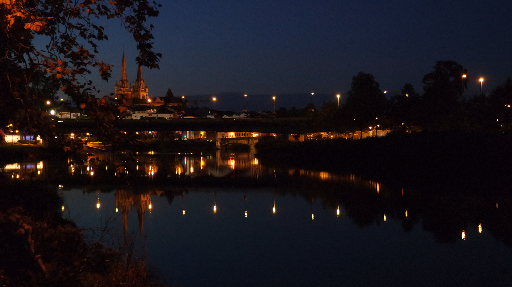 Samsung NX 16-50mm F3.5-5.6 Power Zoom ED OIS sample photo. Mirroir photography