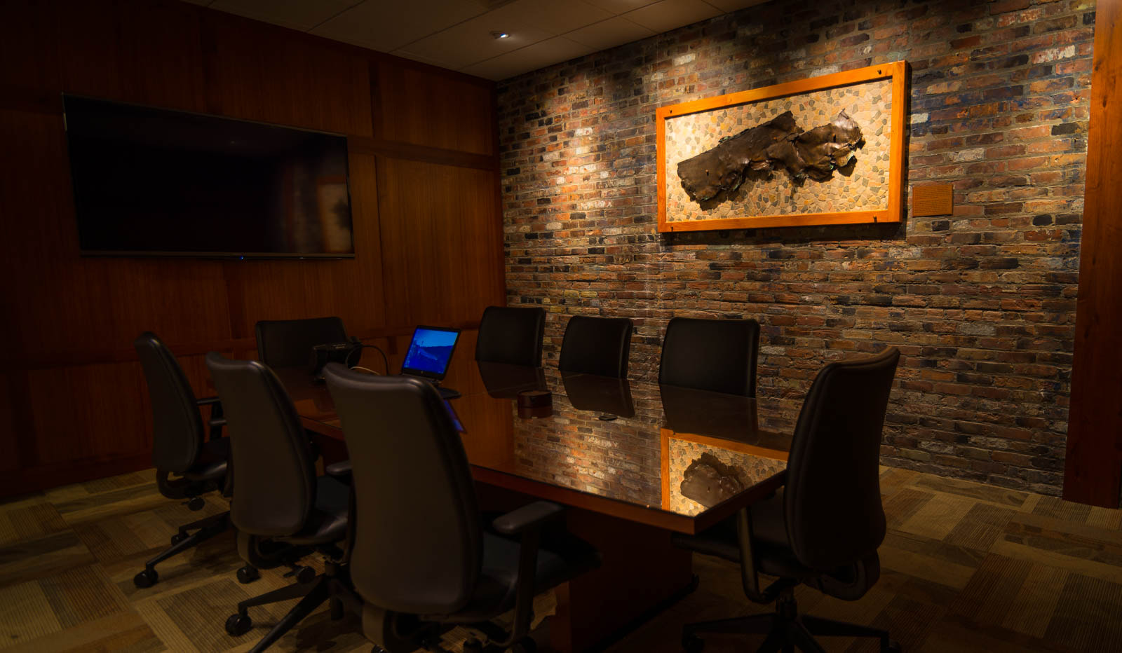 Tokina AT-X 16-28mm F2.8 Pro FX sample photo. Financial group photography