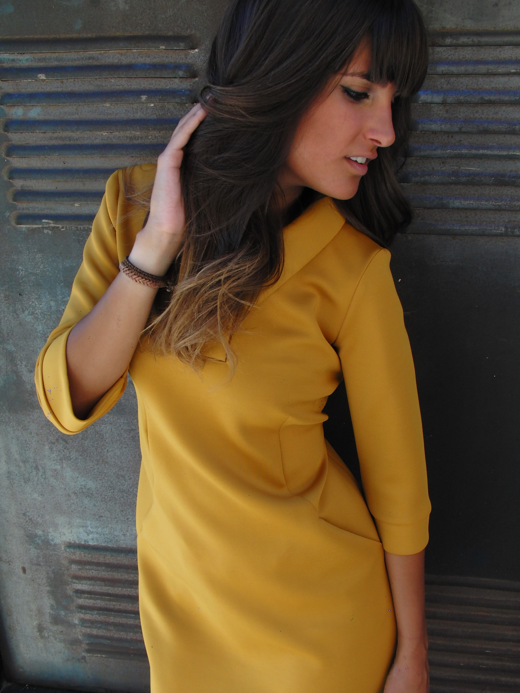 CASIO EX-F1 sample photo. Noelia (ropa mania) photography
