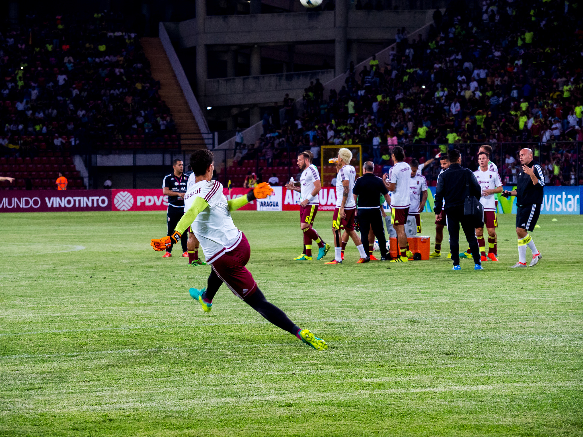 Olympus Zuiko Digital ED 40-150mm F4.0-5.6 sample photo. Venezuela vs argentina - 06/09/2016 photography