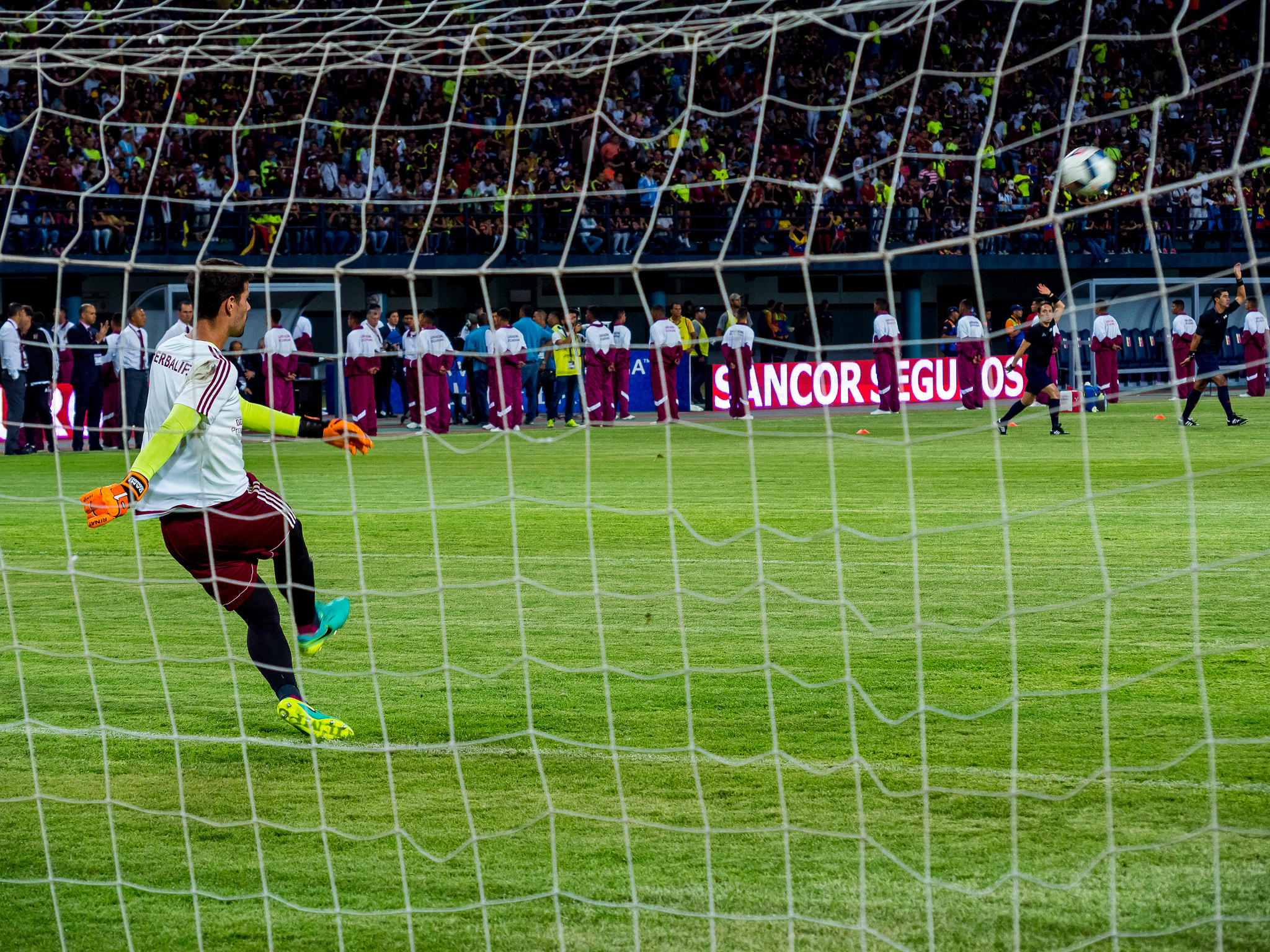 Olympus Zuiko Digital ED 40-150mm F4.0-5.6 sample photo. Venezuela vs argentina - 06/09/2016 photography