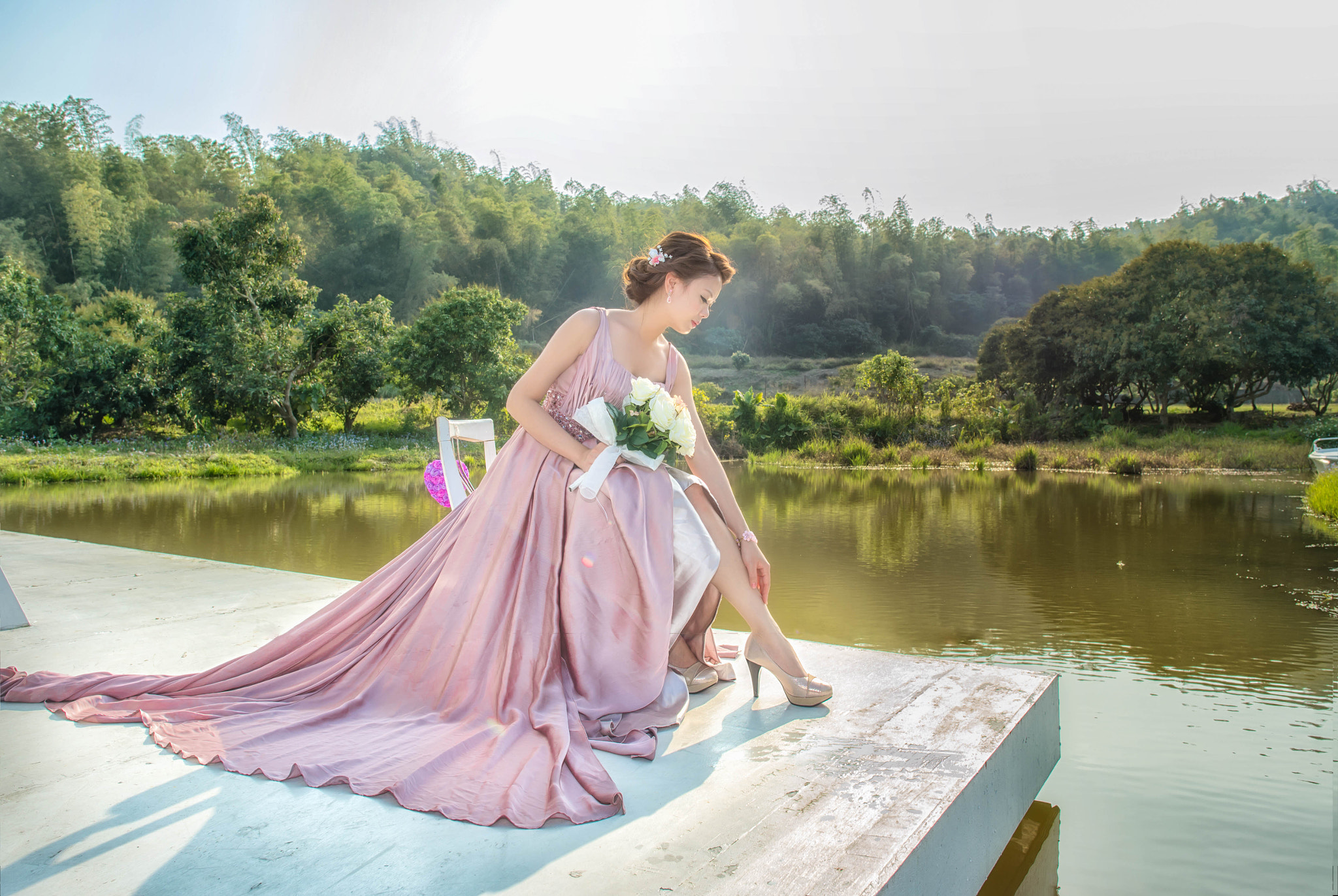 Nikon AF-S Nikkor 24mm F1.4G ED sample photo. 湖邊美人 photography