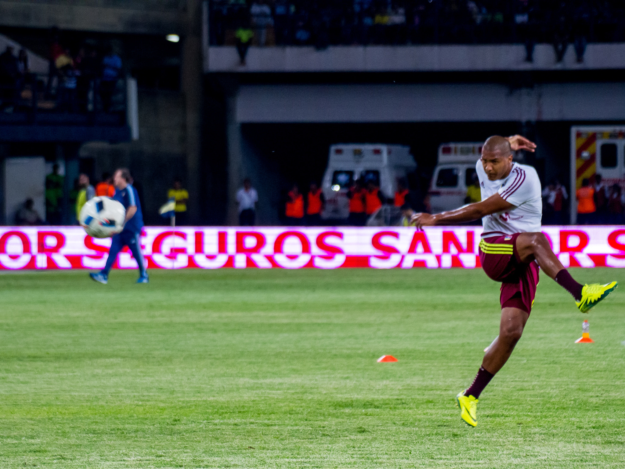 Olympus Zuiko Digital ED 40-150mm F4.0-5.6 sample photo. Venezuela vs argentina - 06/09/2016 photography