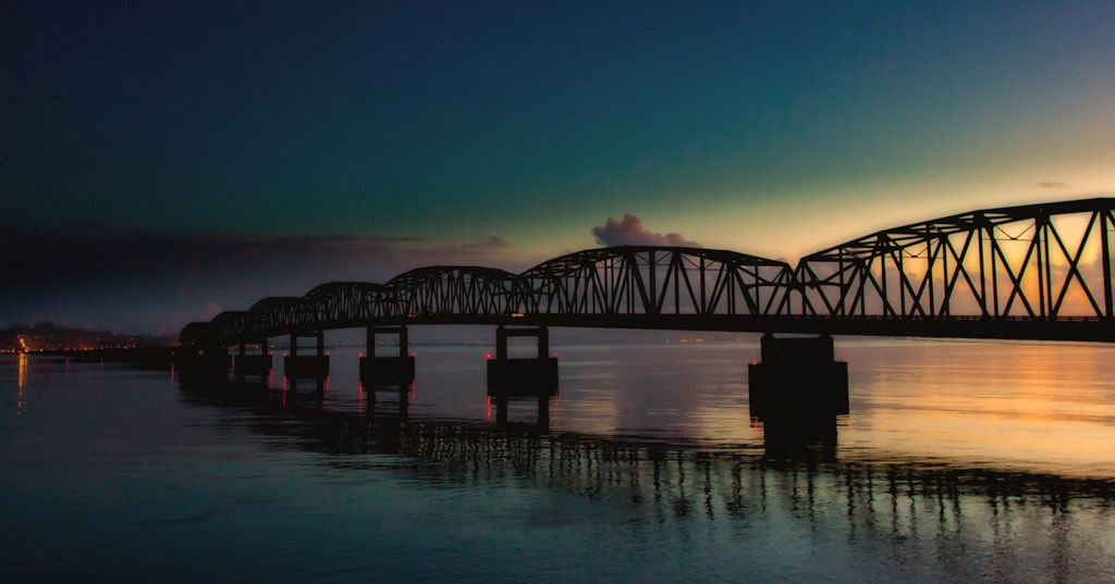 Canon EF 24mm F1.4L II USM sample photo. North end of astoria bridge. photography