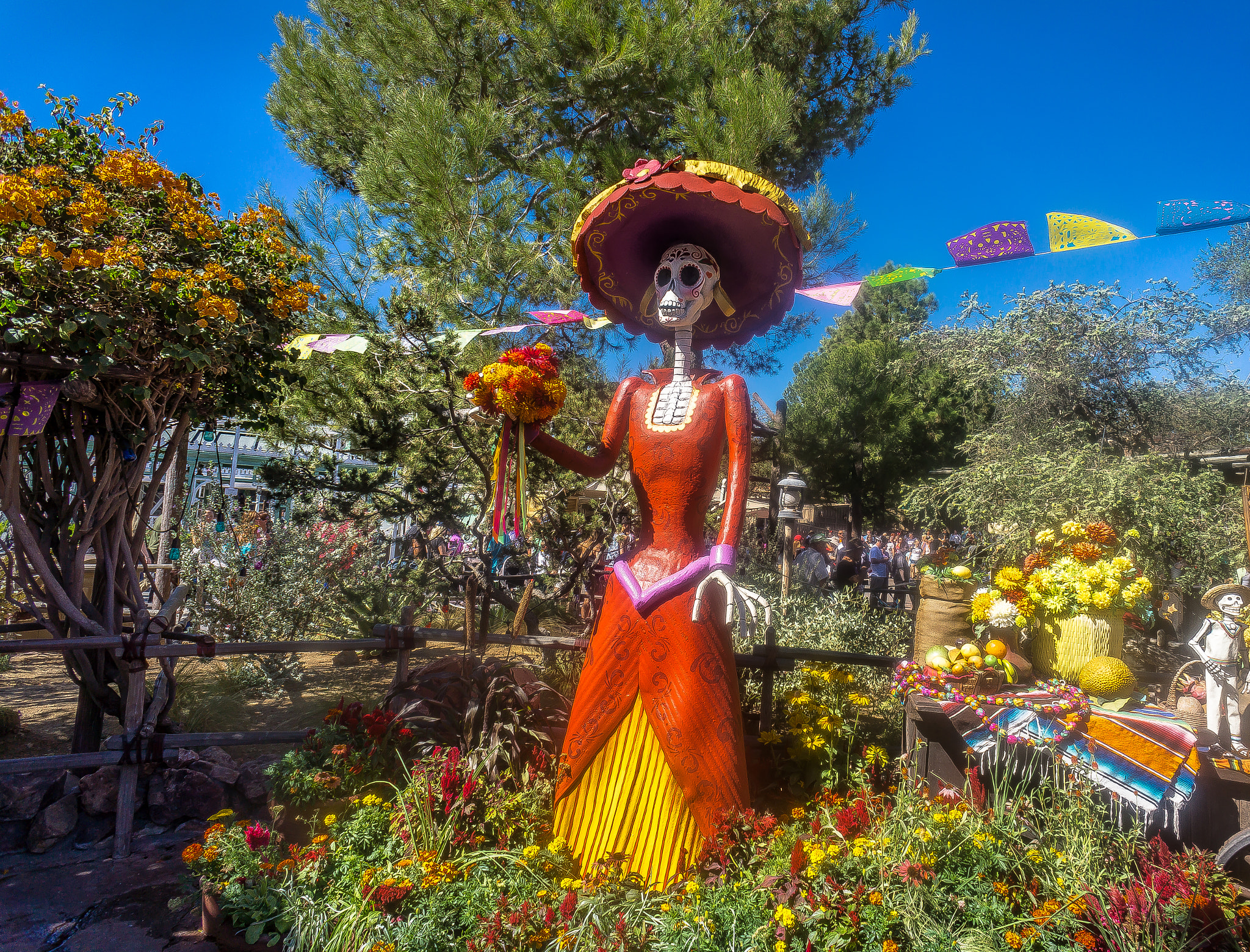 Sony Alpha NEX-7 + Sony E 16mm F2.8 sample photo. Happy halloween photography
