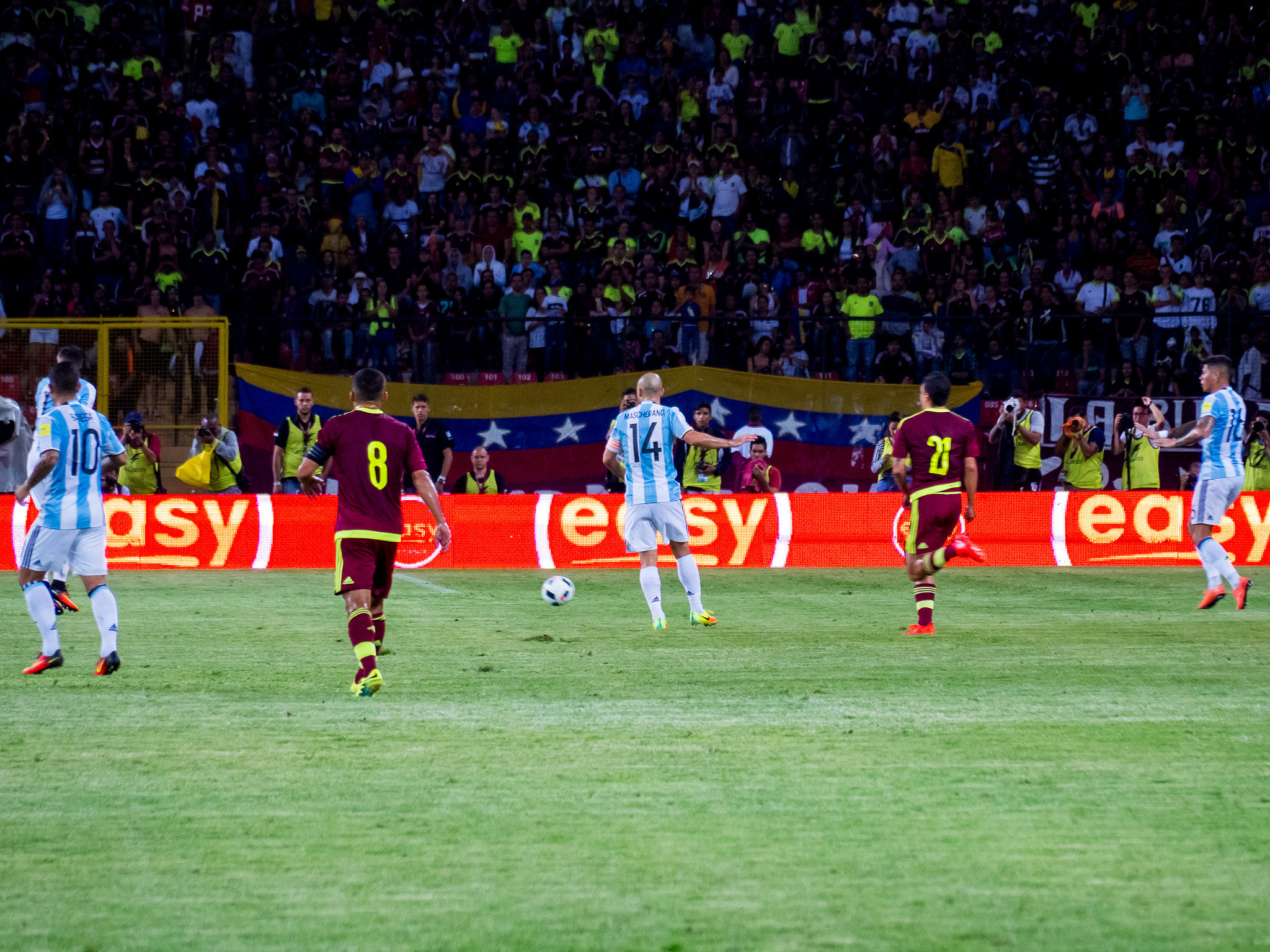 Olympus Zuiko Digital ED 40-150mm F4.0-5.6 sample photo. Venezuela vs argentina - 06/09/2016 photography
