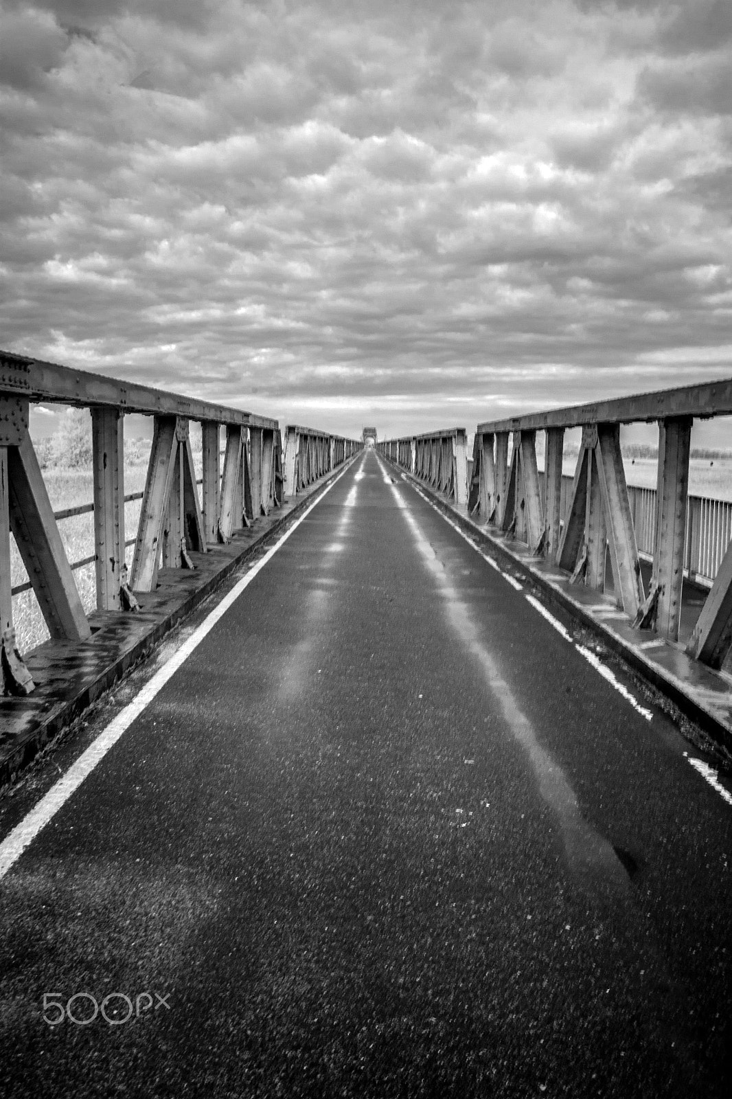 Canon EOS 500D (EOS Rebel T1i / EOS Kiss X3) sample photo. Bridge to nowhere photography