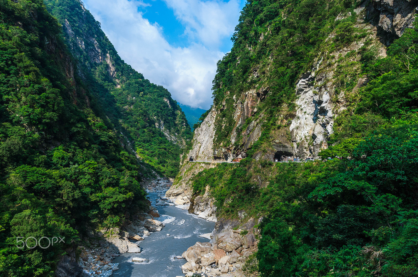 Sigma 17-70mm F2.8-4 DC Macro OS HSM sample photo. Taroko canyon photography