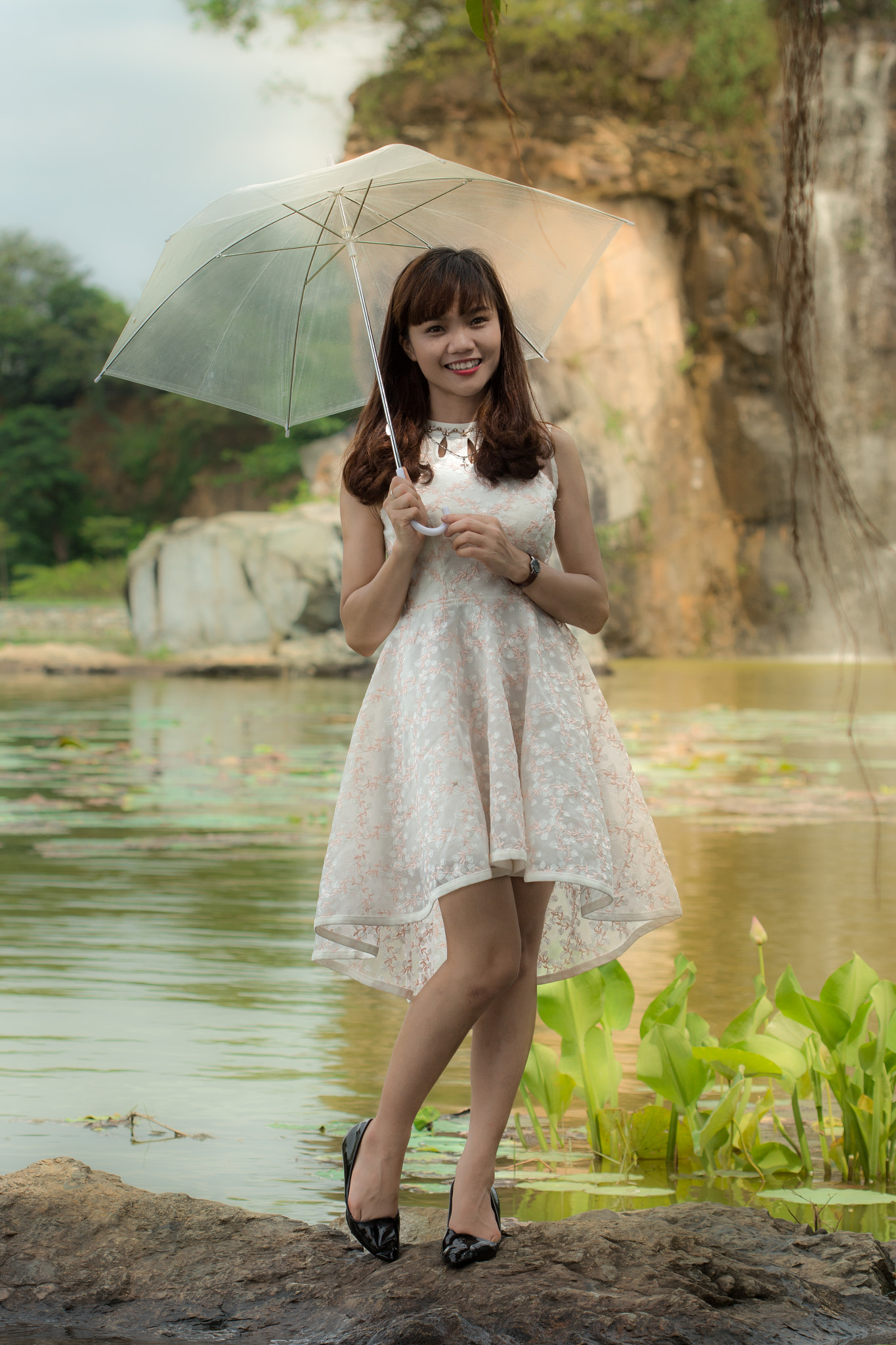 Canon EF 100mm F2.8 Macro USM sample photo. Smile girl photography