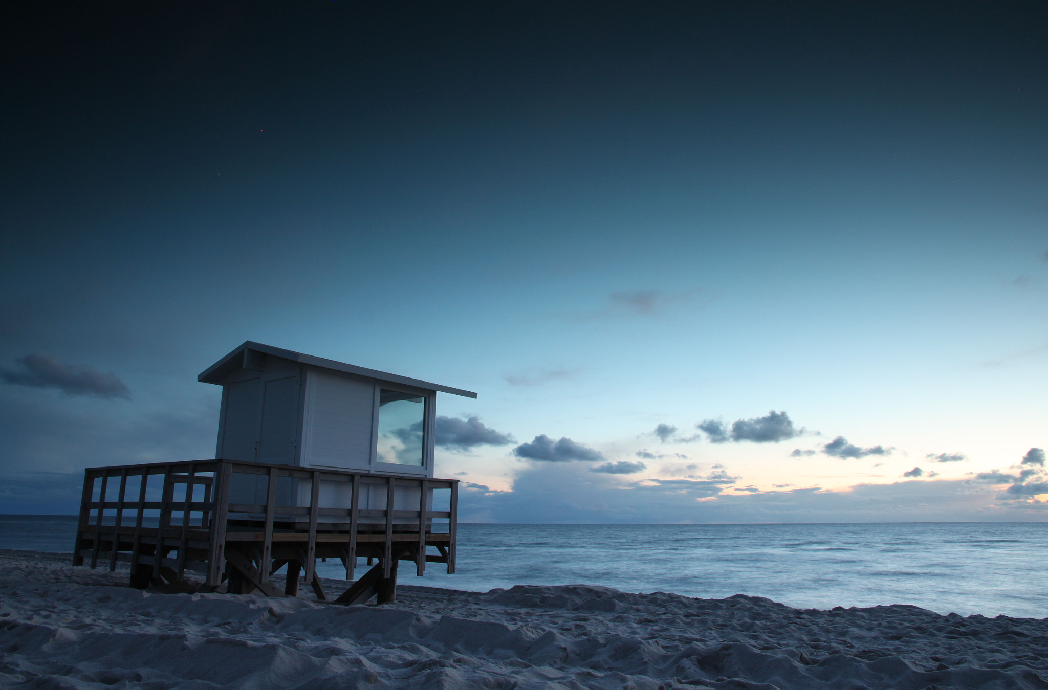 Canon EOS 500D (EOS Rebel T1i / EOS Kiss X3) sample photo. Dreaming of a house by the sea photography