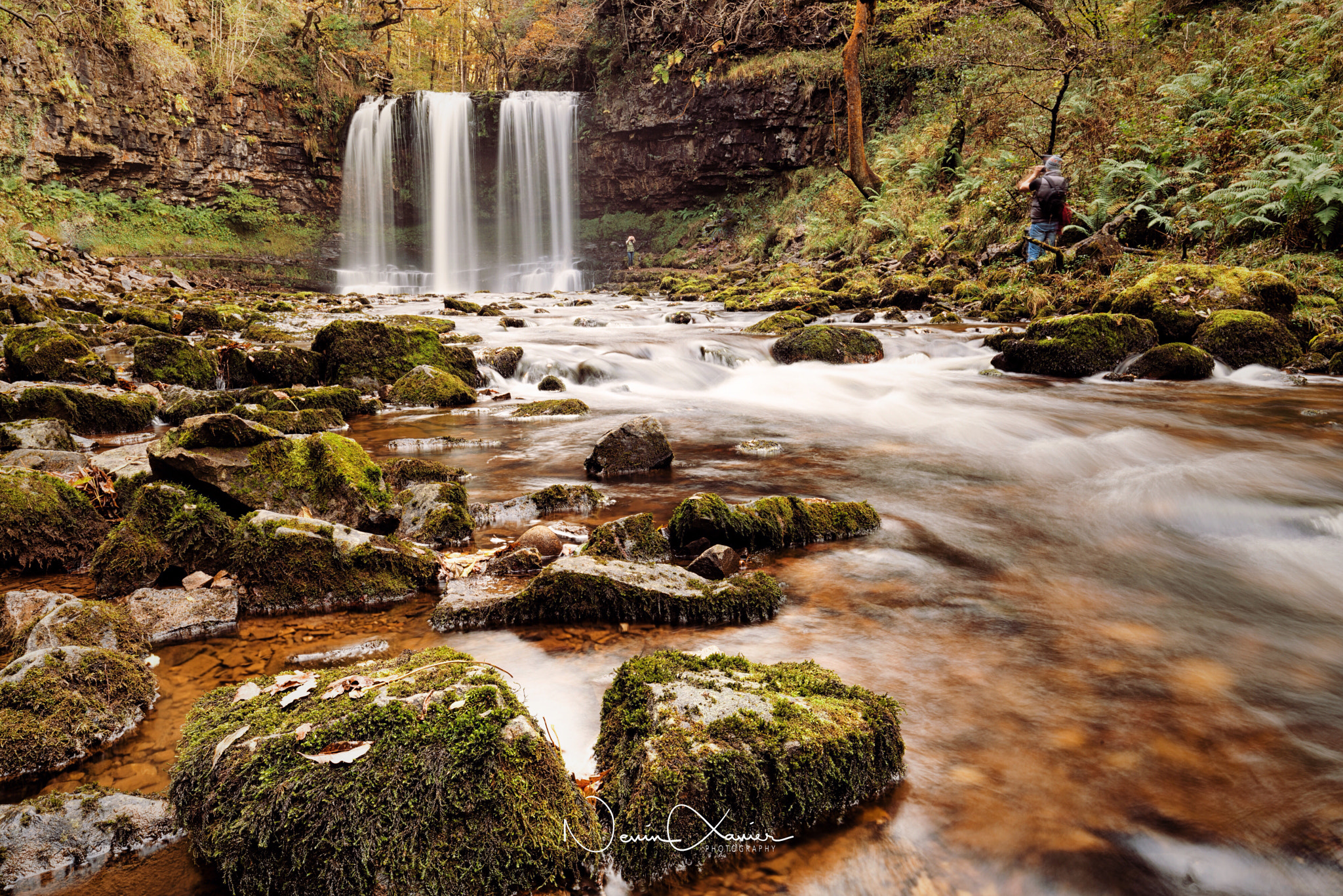 Canon EF 16-35mm F4L IS USM sample photo. Autumn falls photography