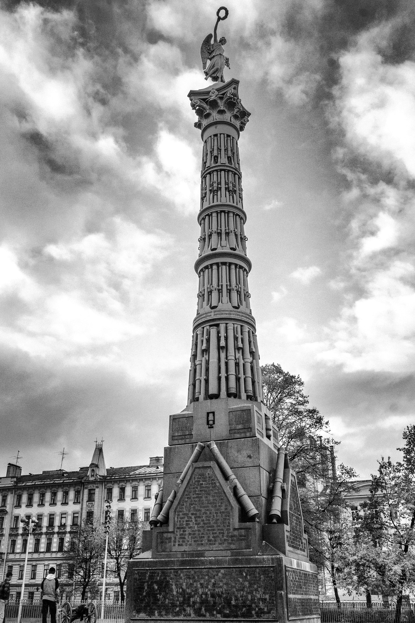 Sony SLT-A77 + 10-20mm F3.5 sample photo. Column of glory photography