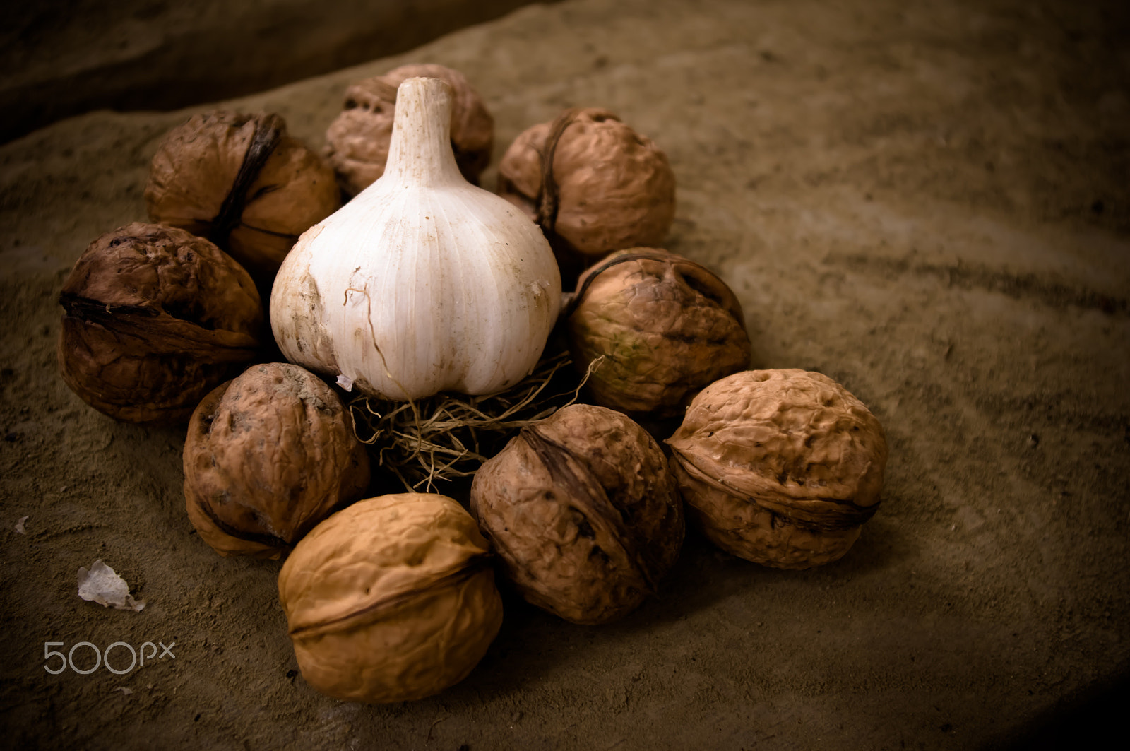 Pentax K-x sample photo. Walnuts and garlic photography