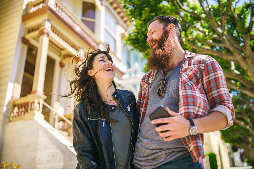romantic couple at the painted ladies in san francisco by Joshua Resnick on 500px.com