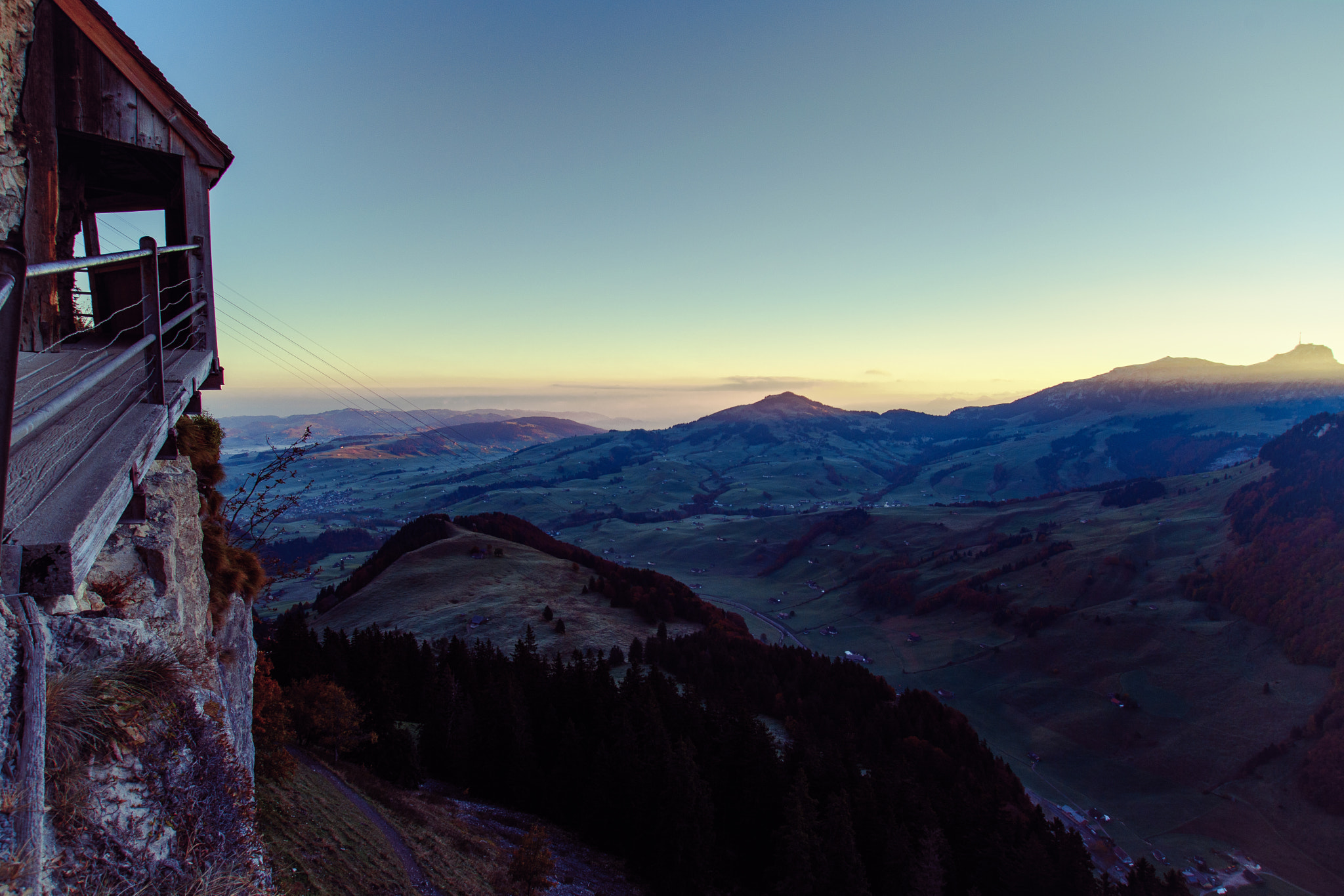 Nikon D5200 + Sigma 10-20mm F3.5 EX DC HSM sample photo. Morning light photography