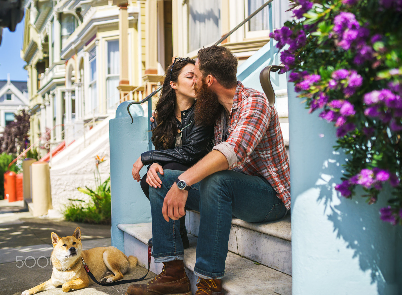 Sony a7R II + Sigma 35mm F1.4 DG HSM Art sample photo. Romantic couple kissing in san francisco photography