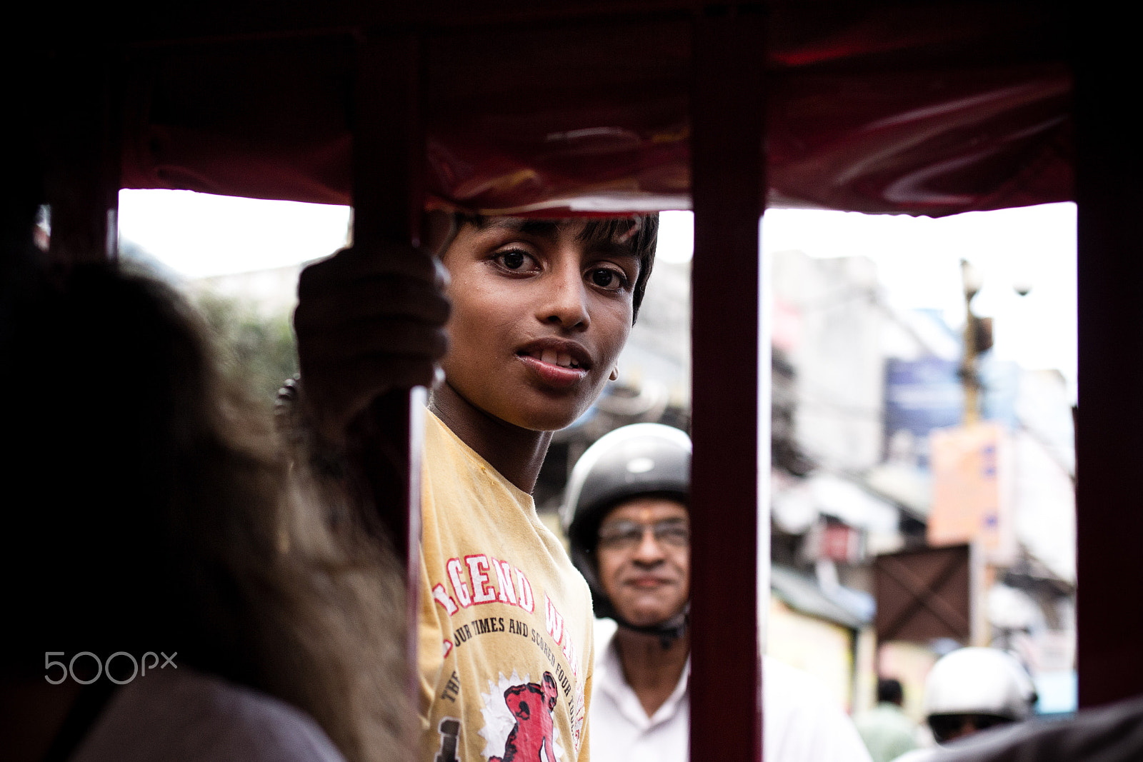 Canon EF 35mm F2 IS USM sample photo. Unexpected passenger photography