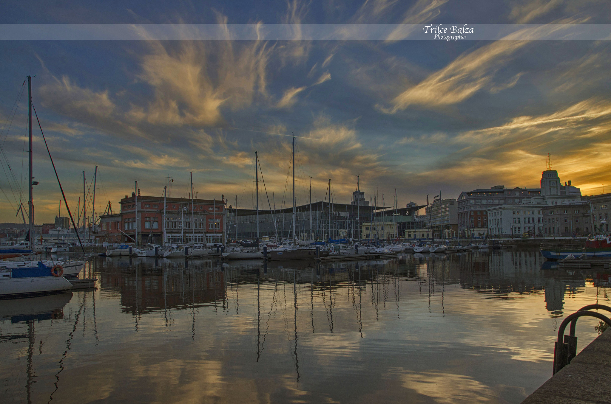 Nikon D7000 + Sigma 18-200mm F3.5-6.3 DC OS HSM sample photo. Puesta en el puerto de la coruña. photography