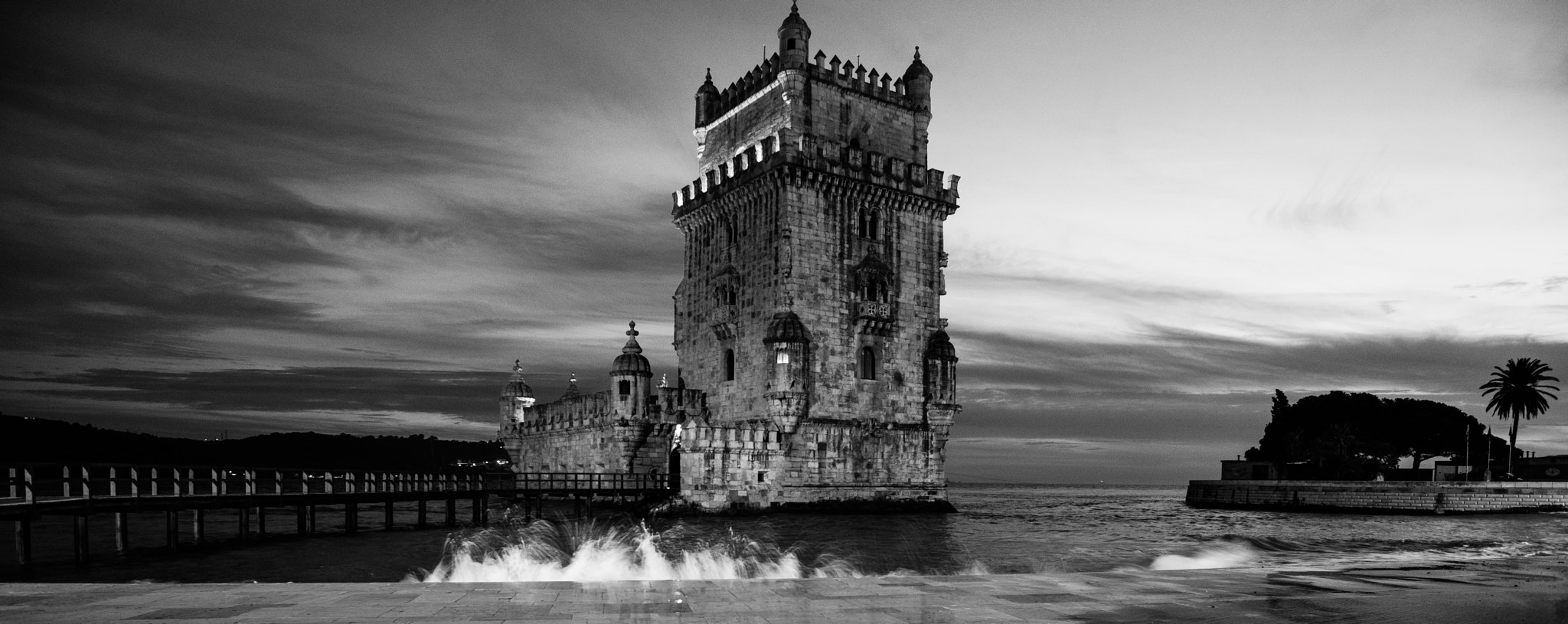 Nikon D800 + Nikon AF Nikkor 20mm F2.8D sample photo. Tore de belem photography