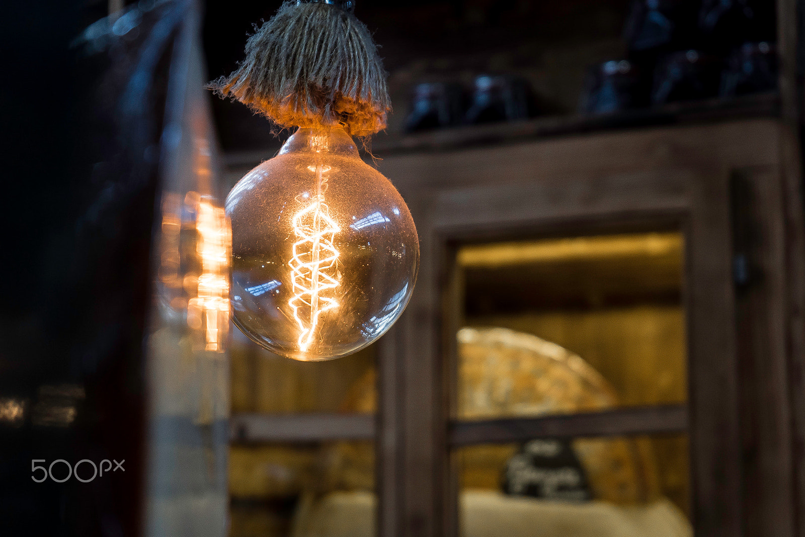 Sony a7S + Sony FE 28-70mm F3.5-5.6 OSS sample photo. Edison's magic photography