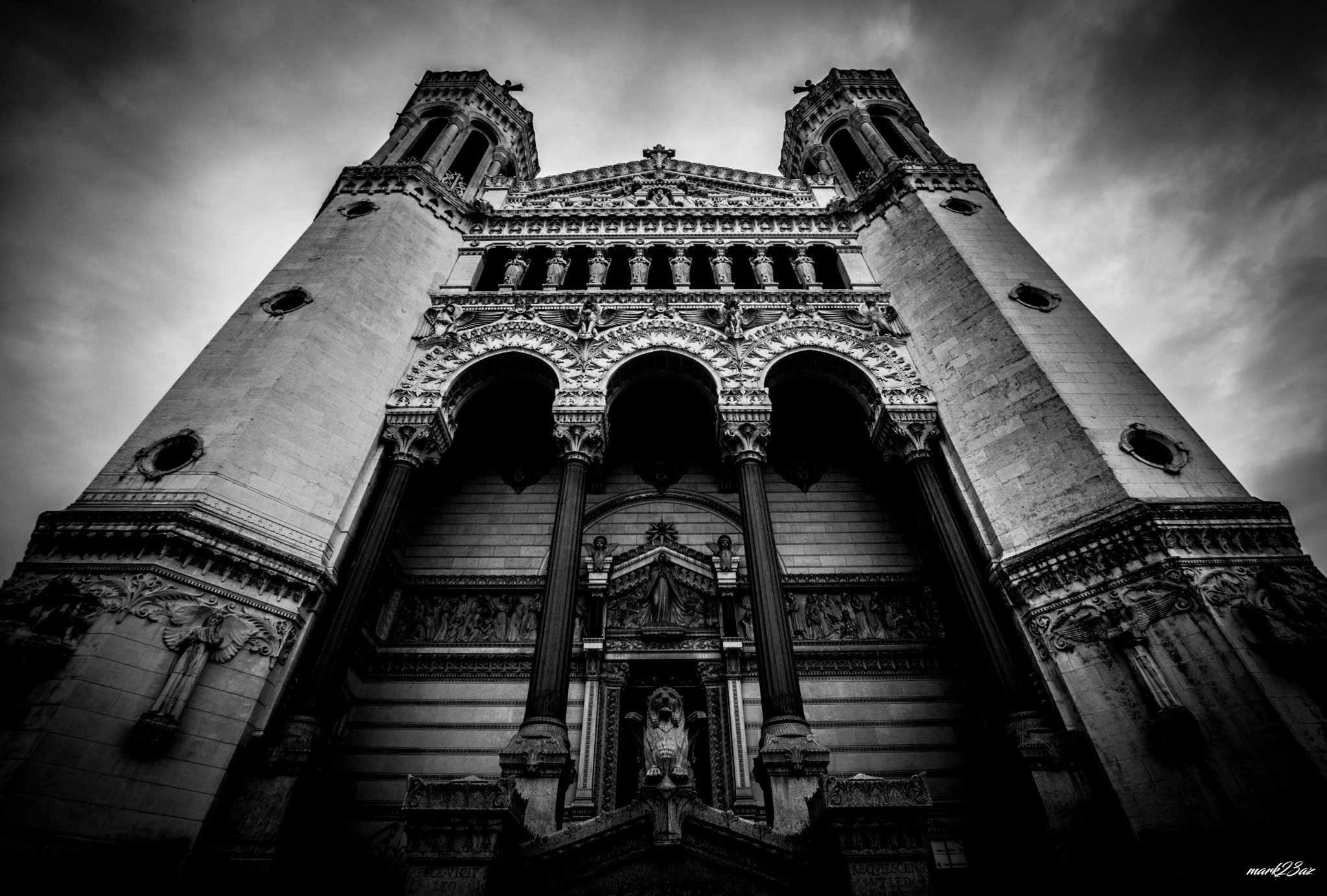 Nikon D3300 + Sigma 10-20mm F3.5 EX DC HSM sample photo. Notre dame lyon photography