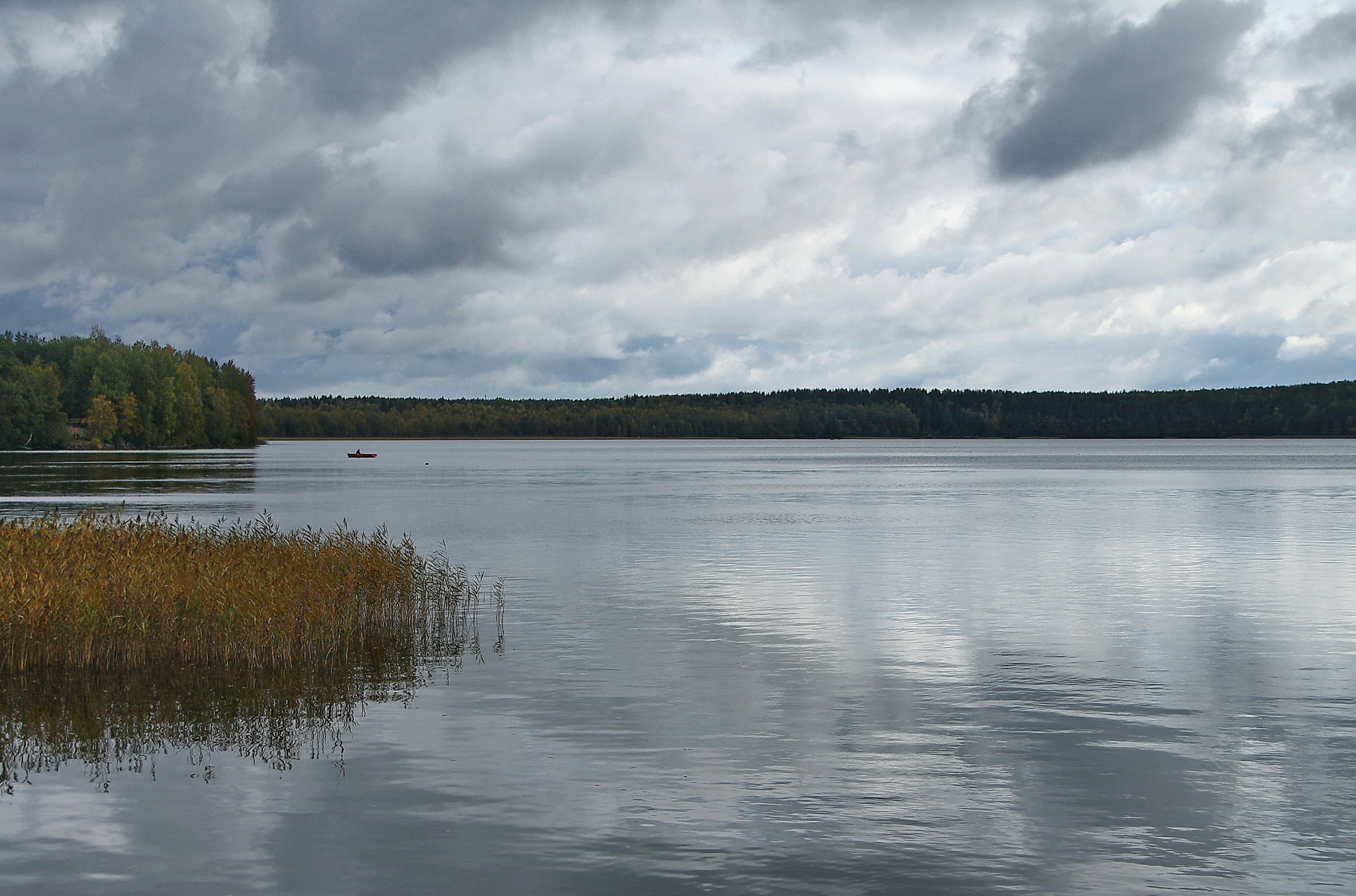 Sigma 18-125mm F3.8-5.6 DC OS HSM sample photo. On the lake photography