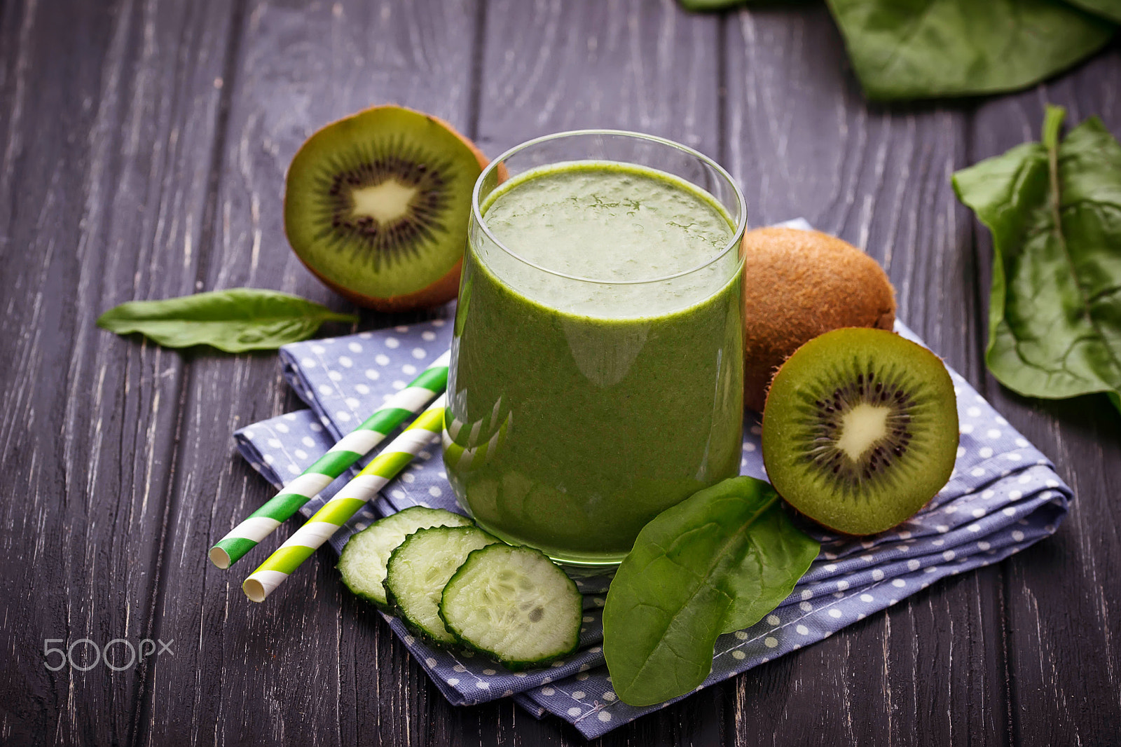 Sigma 105mm F2.8 EX DG OS HSM sample photo. Fresh spinach smoothie with kiwi and cucumber photography