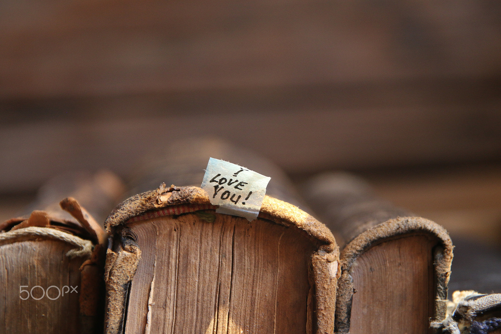 Sigma 18-200mm f/3.5-6.3 DC OS sample photo. Valentines day idea, i love you text. soft focus. photography